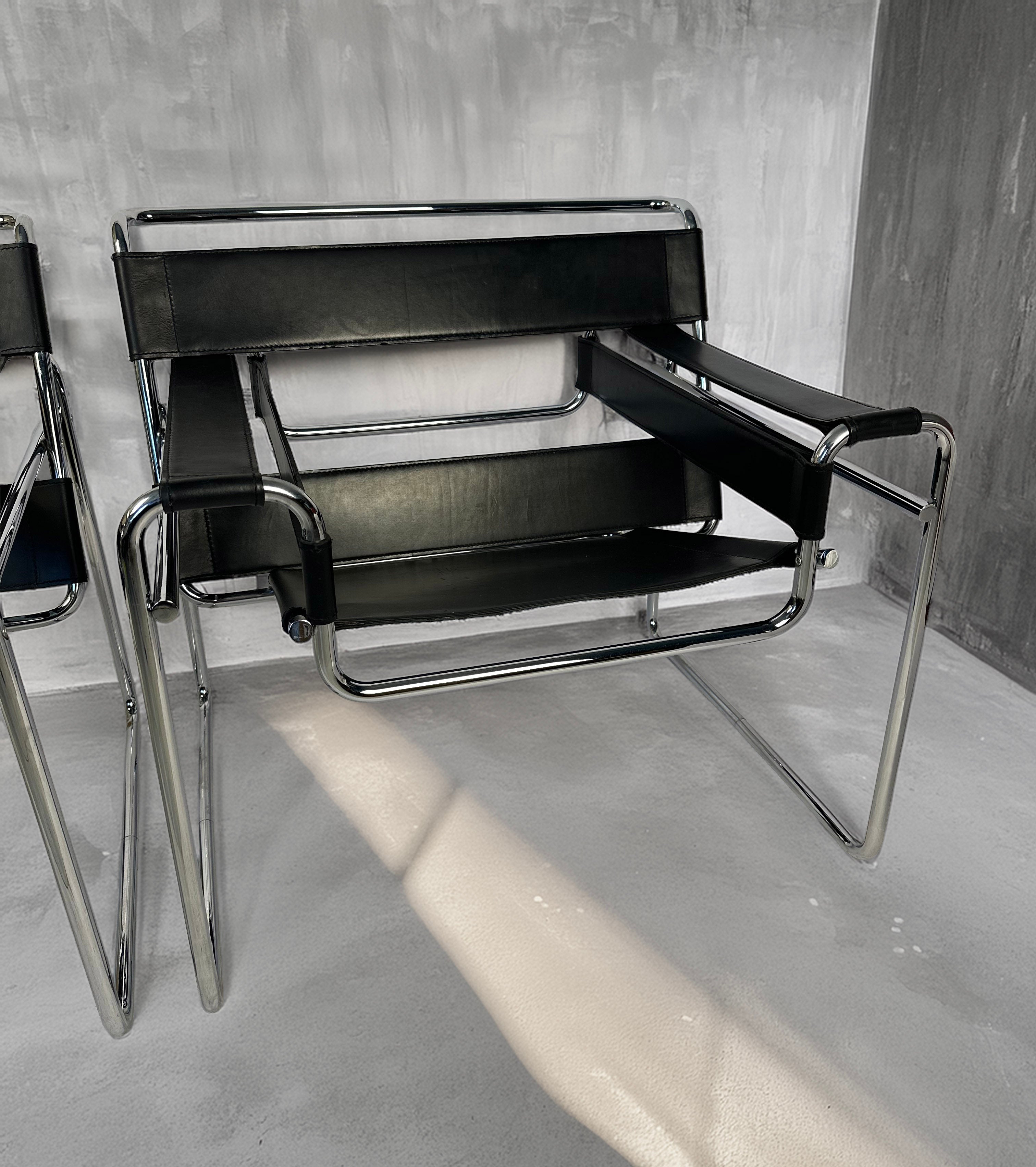 Set_of_2_Marcel_Breuer_Wassily_B3_Chairs_in_Black_Leather_and_Chrome,_1970s–80s