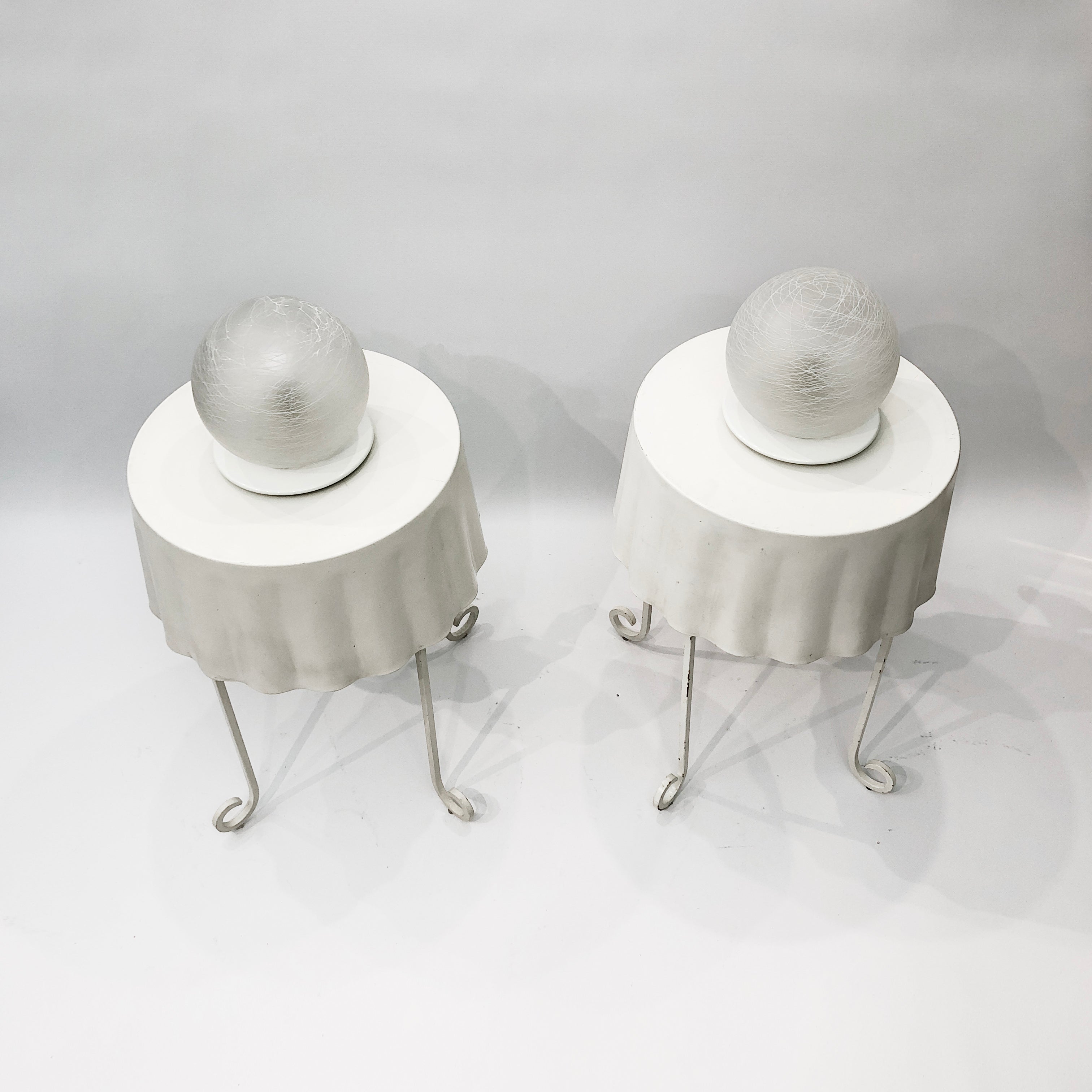 Set_of_2_Stylish_White_Spherical_Murano_Glass_Table_Lamps_Metal_Base_1970s