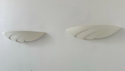 Paire_d'appliques_en_plâtre_blanc_mat,_France_1970