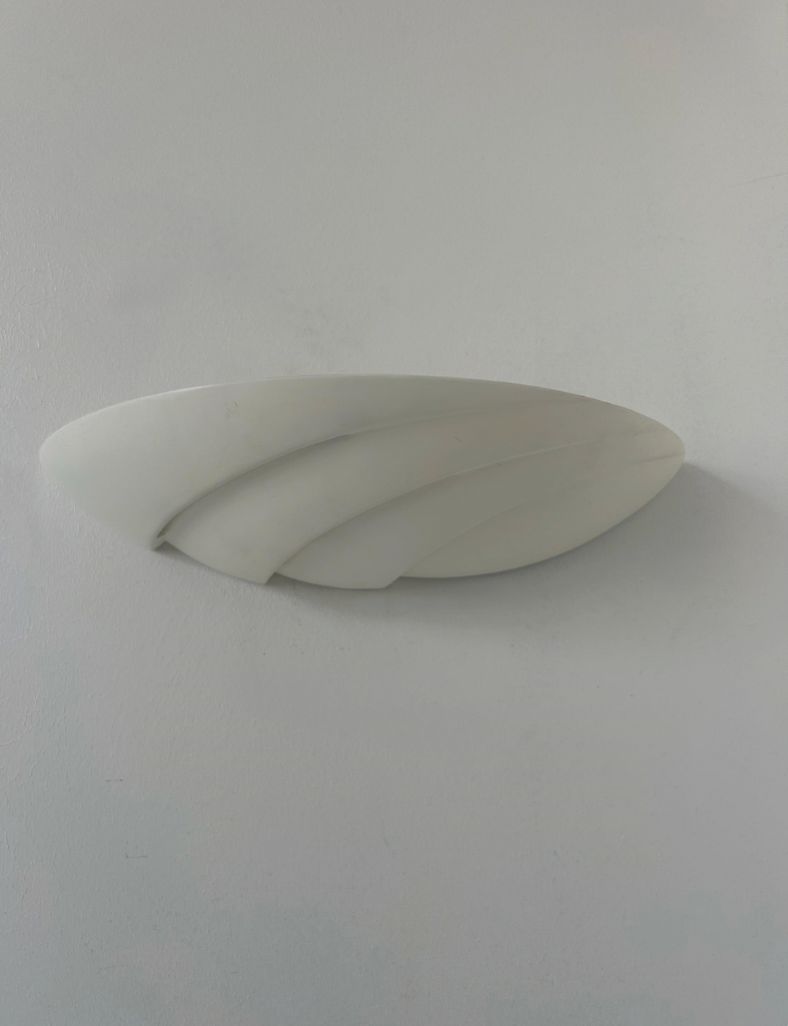 Paire_d'appliques_en_plâtre_blanc_mat,_France_1970