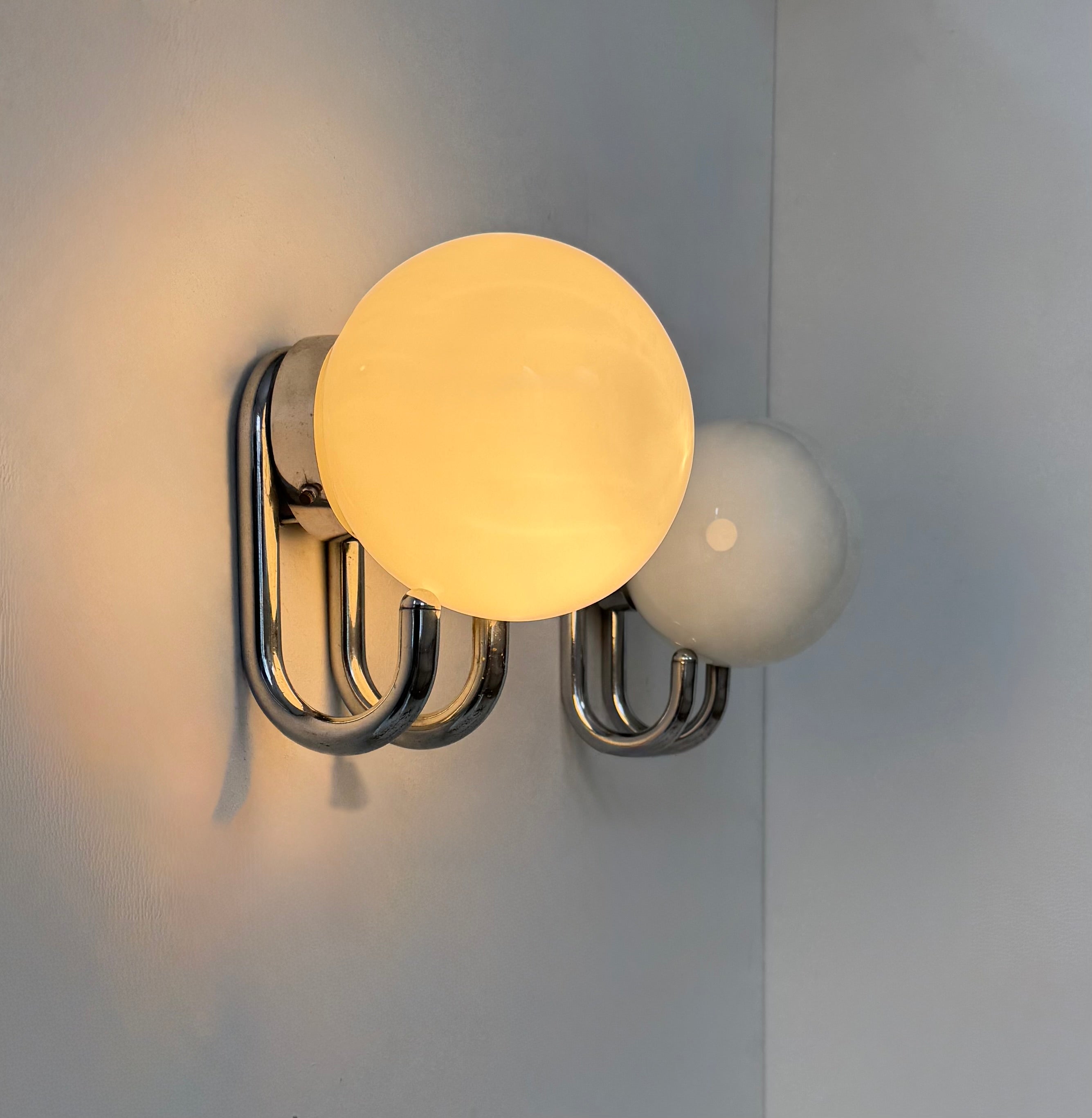 Set_of_2_Wall_Sconces_in_Chrome_Opaline_Glass_1960s_France