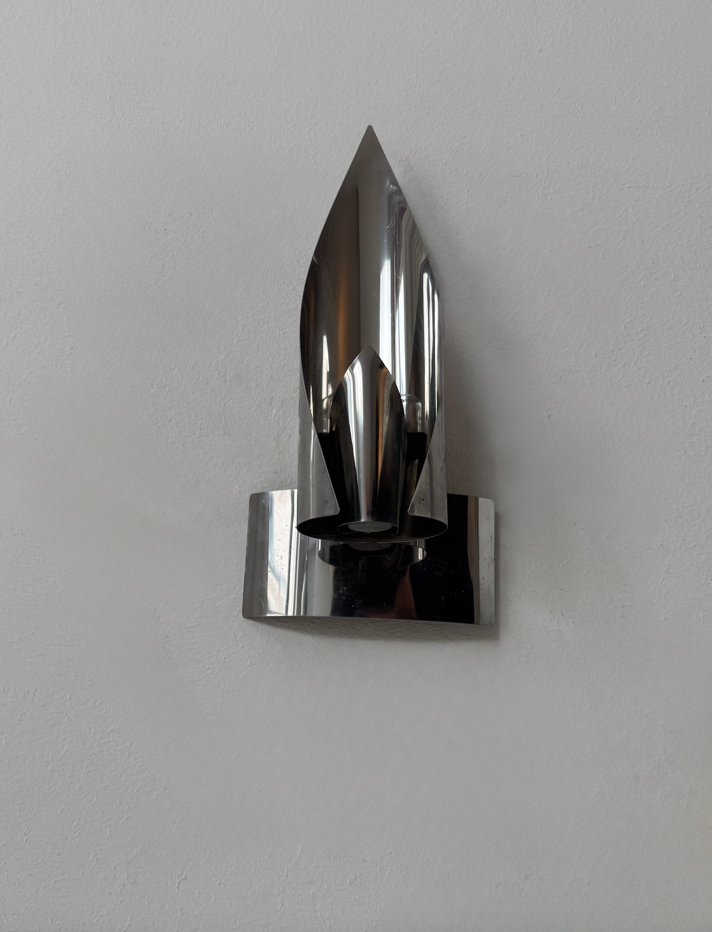 Set_of_2_Geometric_Chrome_Metal_Wall_Lights,_France,_1970s
