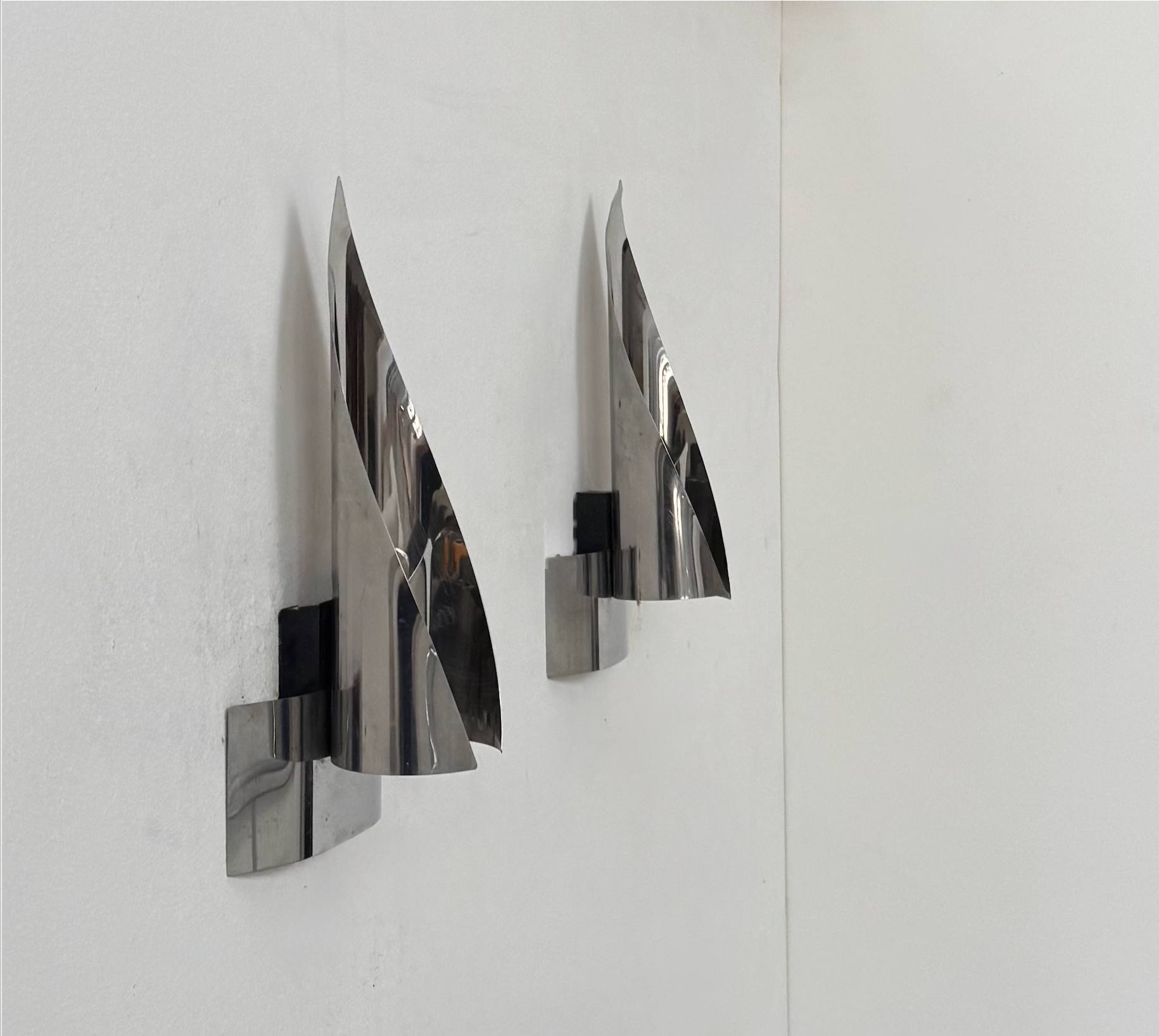 Set_of_2_Geometric_Chrome_Metal_Wall_Lights,_France,_1970s