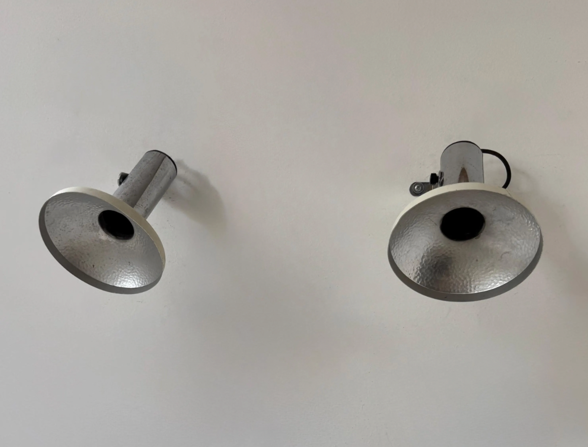Set_of_2_French_Adjustable_Chrome_and_White_Lacquered_Metal_Wall_Sconces,_1970s
