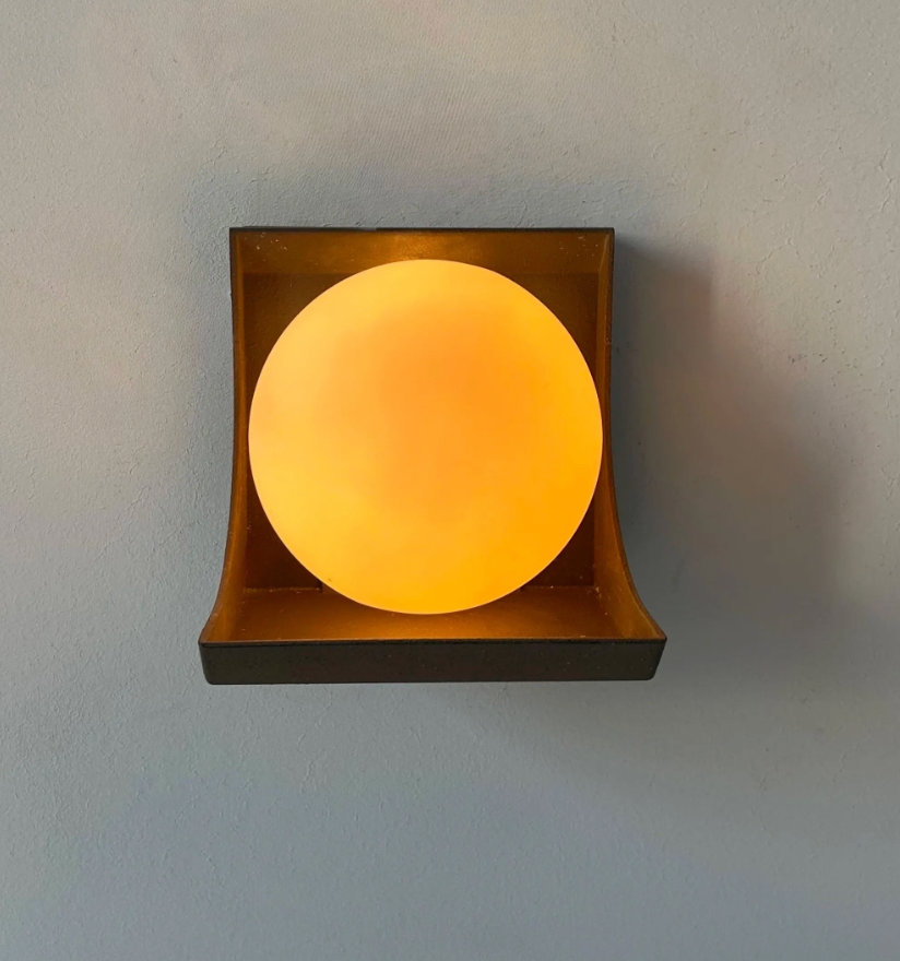 Set_of_2_RAAK_W1804_Bakelite_and_Opaline_Wall_Sconces,_Dutch_Mid_Century_Modern_Lighting,_1970s