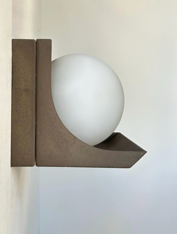 Set_of_2_RAAK_W1804_Bakelite_and_Opaline_Wall_Sconces,_Dutch_Mid_Century_Modern_Lighting,_1970s