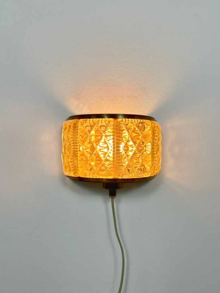 Set_of_2_Swedish_Murano_Glass_and_Patinated_Brass_Wall_Lights,_1960s