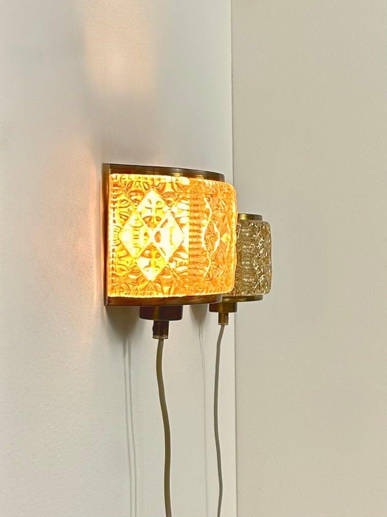 Set_of_2_Swedish_Murano_Glass_and_Patinated_Brass_Wall_Lights,_1960s