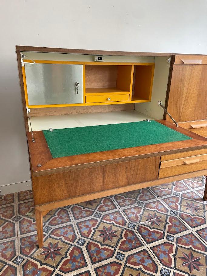 Large_German_Mid_Century_Sideboard_in_Walnut_by_Palette_Möbelwerke_Wernau,_1970s
