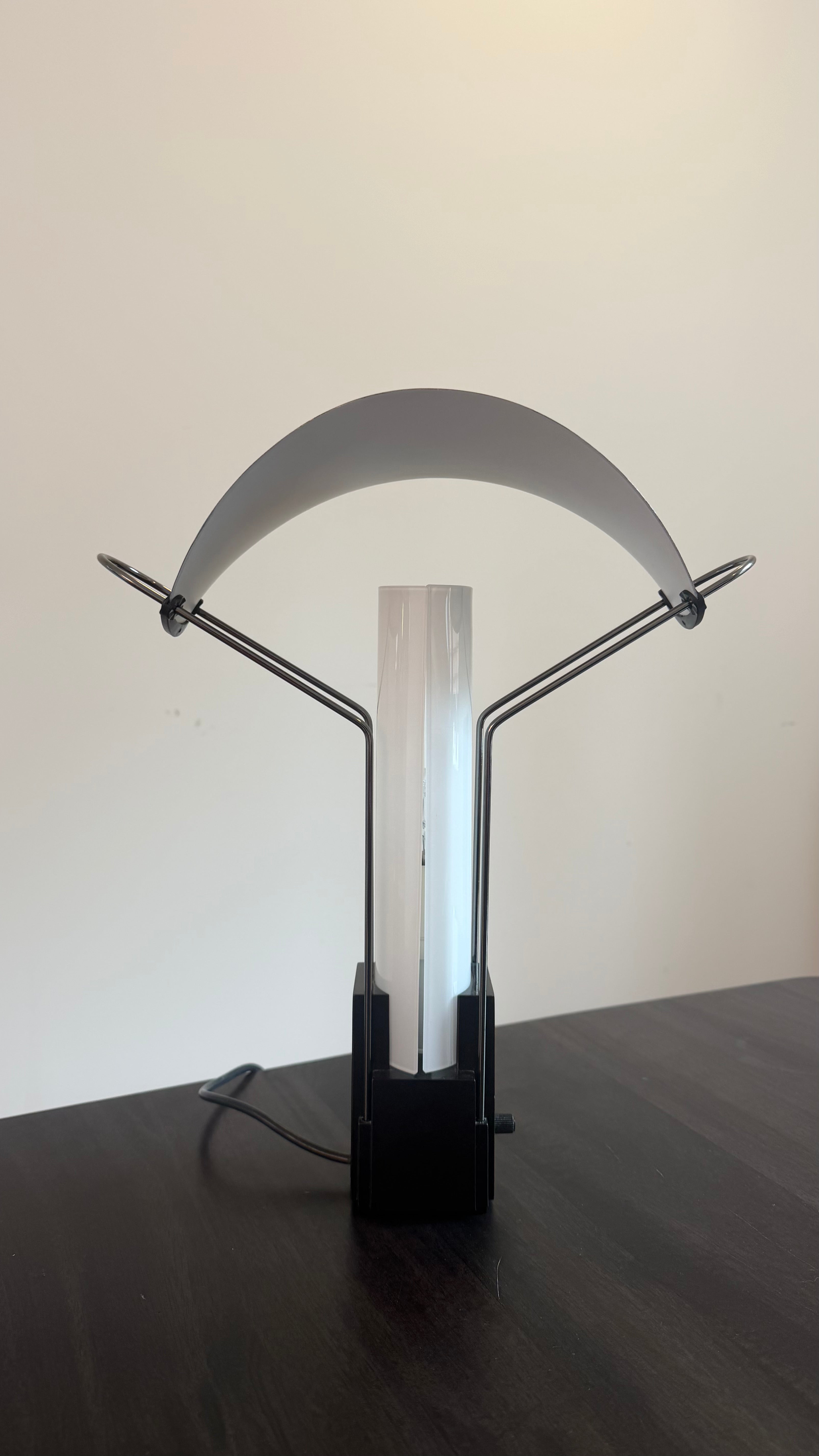 Palio_Table_Lamp_by_Perry_A._King_&_Santiago_Miranda_for_Arteluce,_1980s