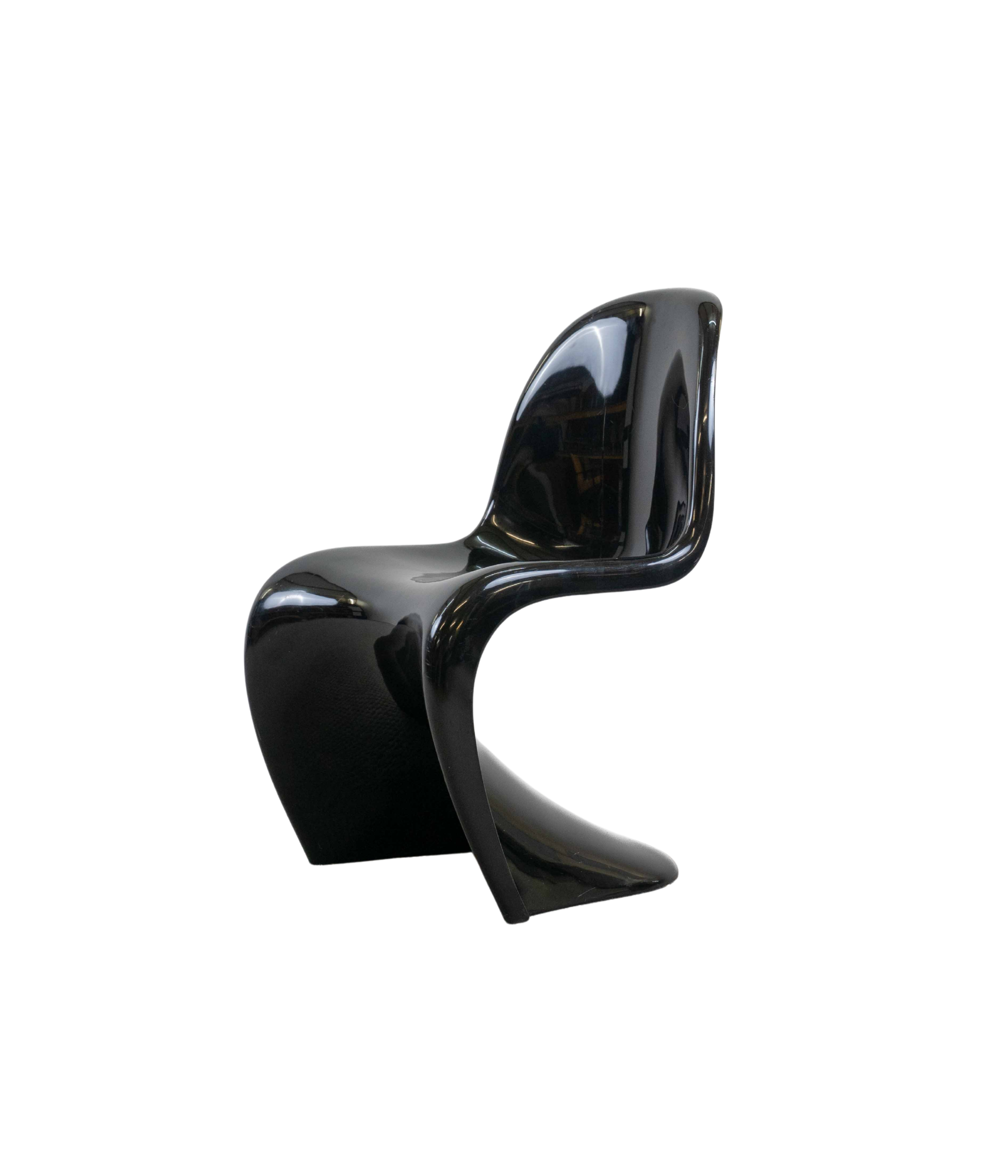 Panton_S-Chair_by_Verner_Panton_for_Herman_Miller_Fehlbaum,_Black_Luran-S,_1971