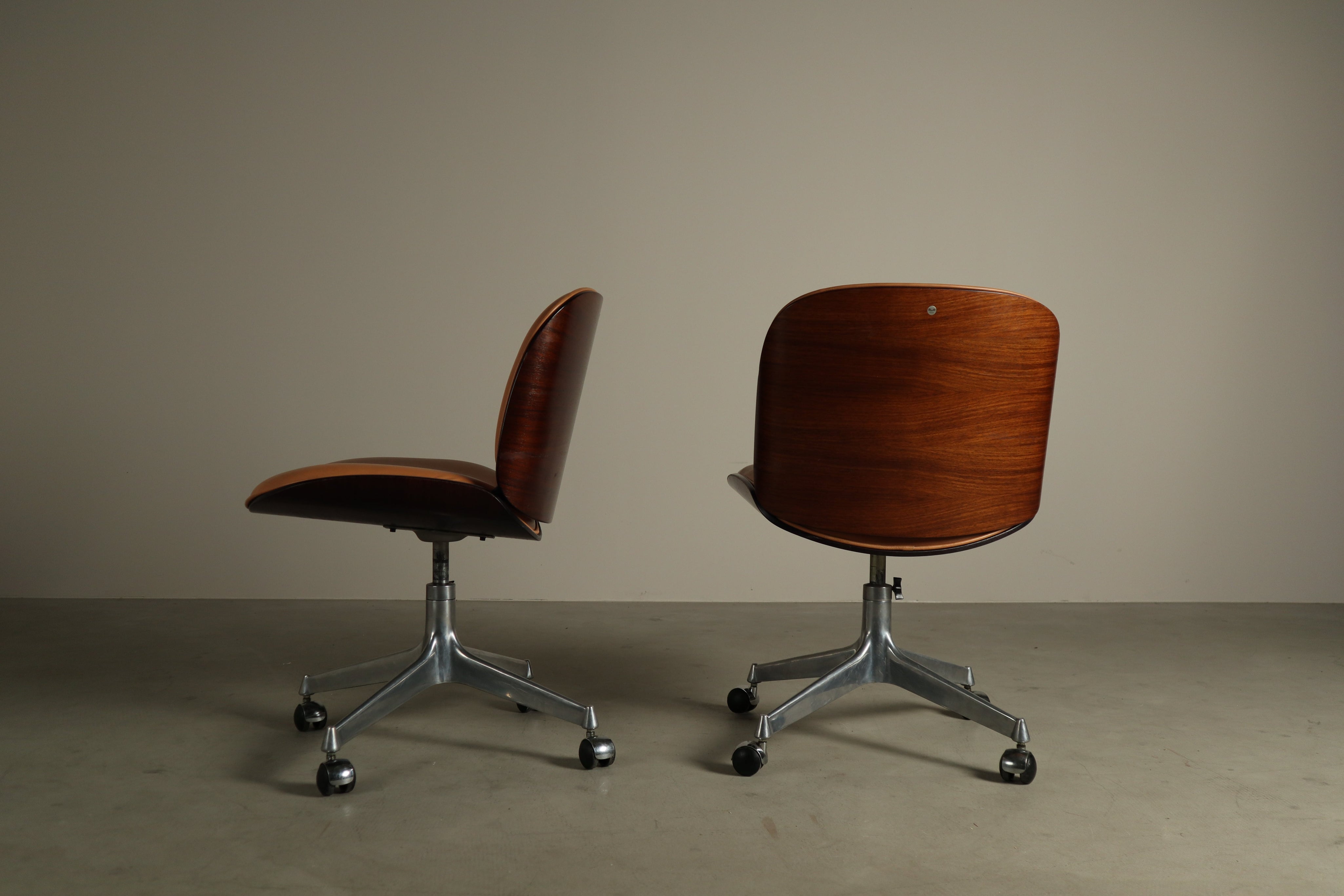 Set_of_2_Parioli_office_chairs_by_Ennio_Fazioli_for_MIM_Roma,_1960s