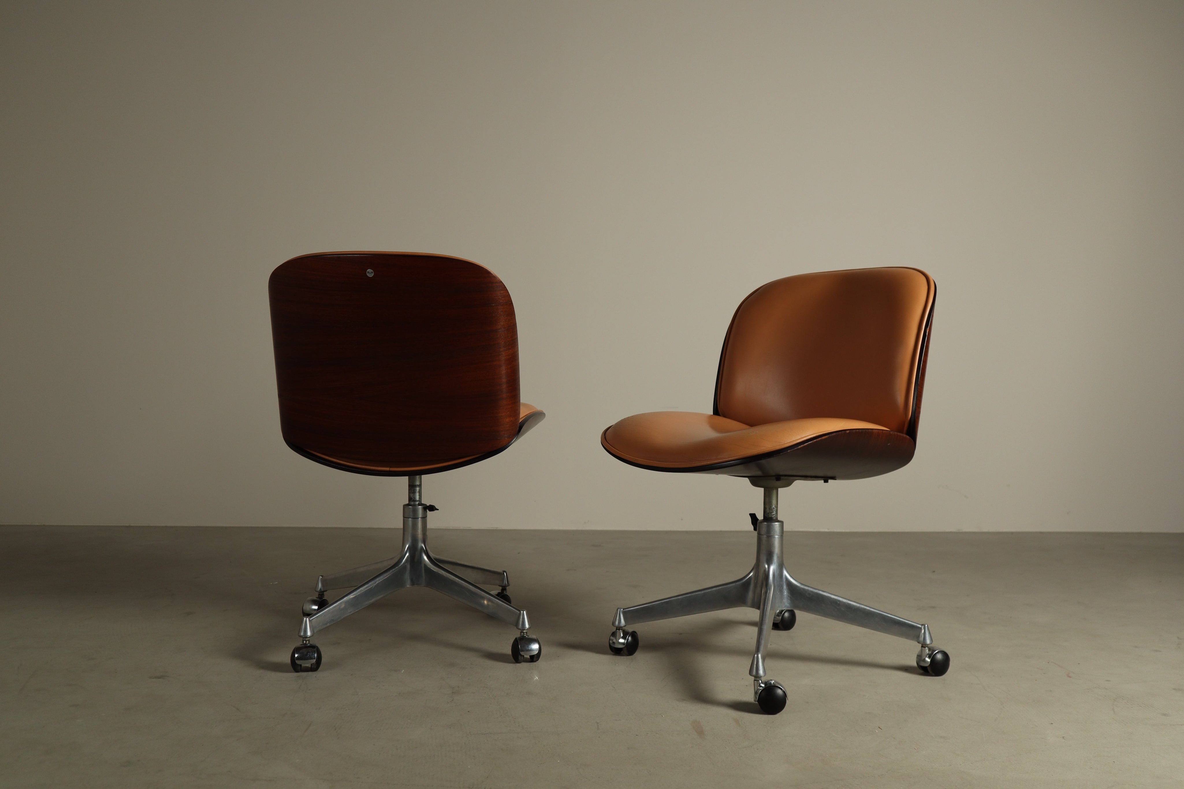 Set_of_2_Parioli_office_chairs_by_Ennio_Fazioli_for_MIM_Roma,_1960s