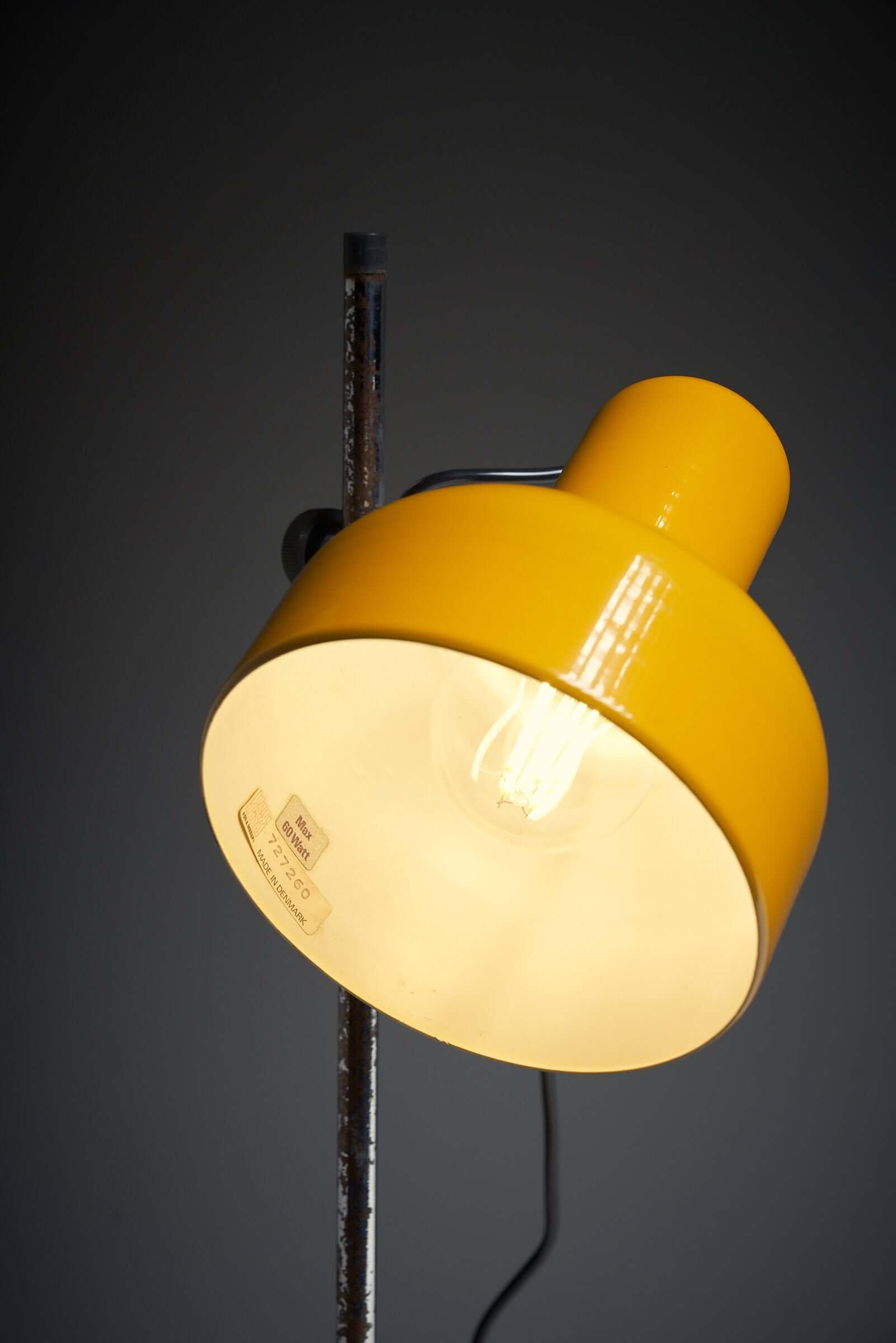 'Peanut_2'_Table_Lamp,_Fog_&_Mørup,_Metal_and_Chrome,_1960,_Denmark