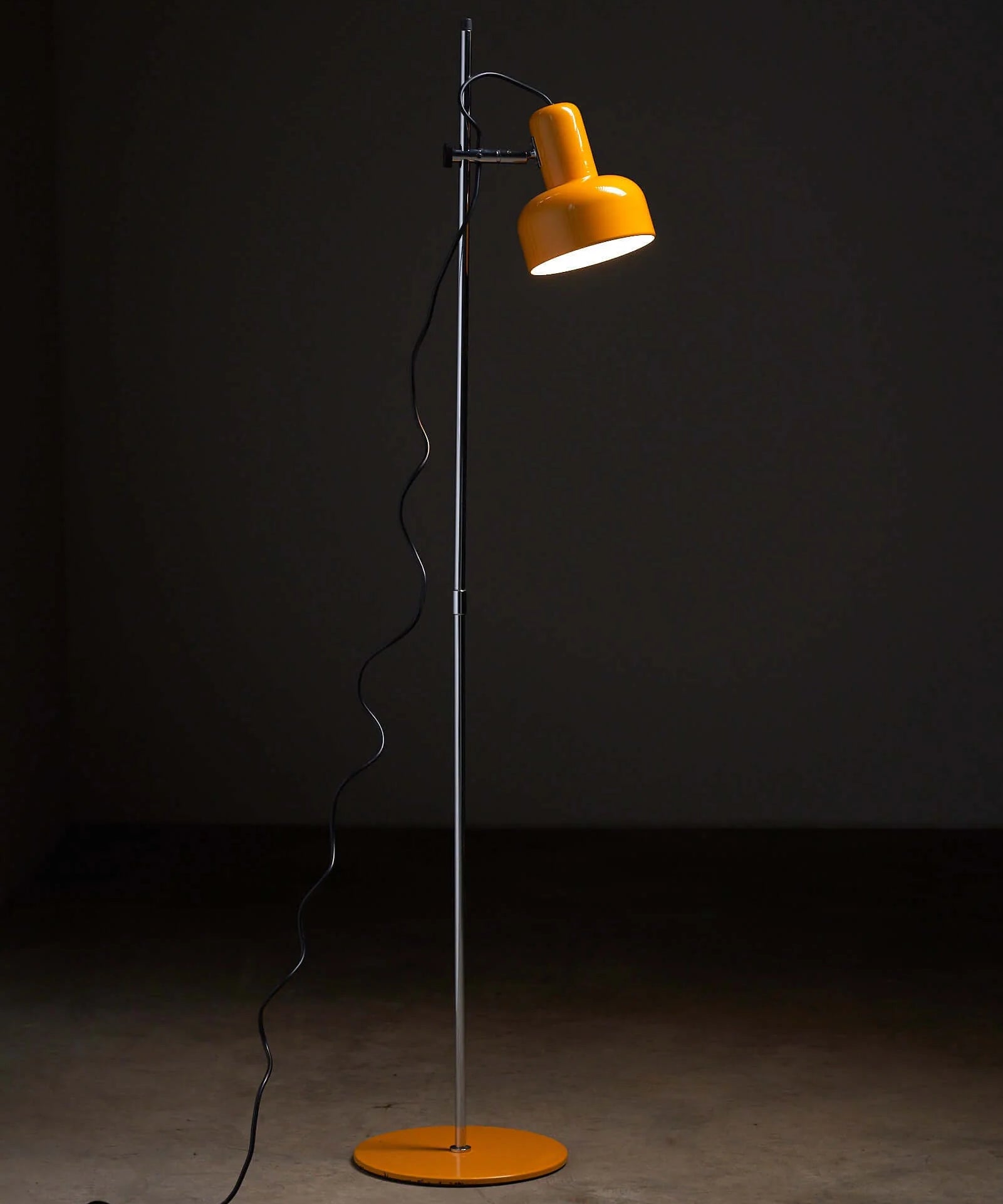 Peanut_Floor_Lamp,_Fog_&_Mørup,_Metal_&_Chrome,_1960s,_Denmark