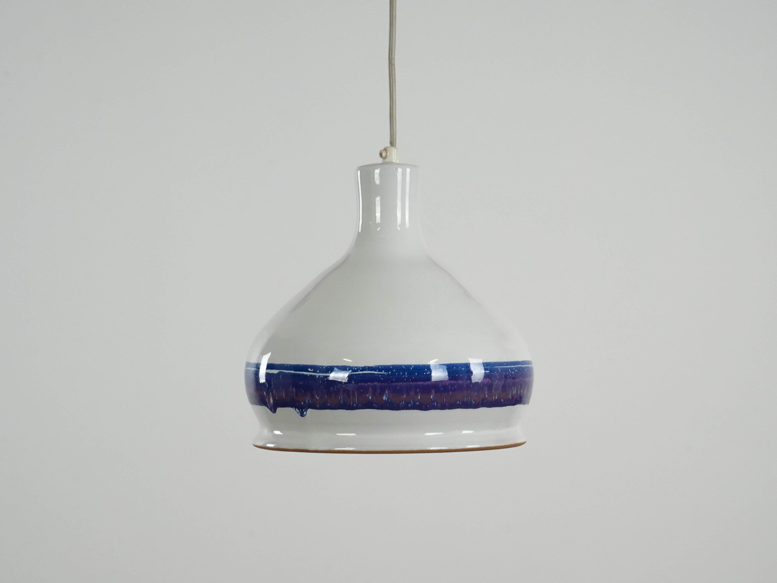 Ceramic_Pendant_Lamp_in_White_and_Blue,_1970s,_Italy