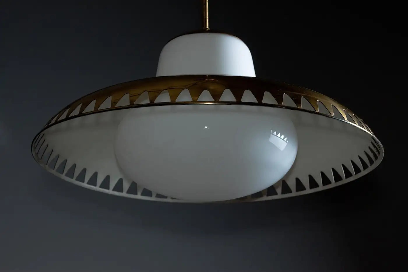 Pendant_Lamp_Lisa_Johansson-Pape_Brass_Glass_ORNO_1950s_Finland