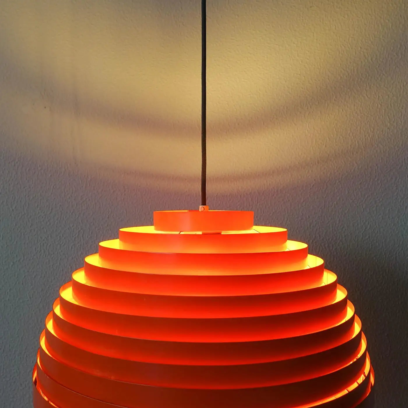 Dynamic_Model_Pendant_Lamp_by_Wilhelm_Vest_for_Vest_Leuchten,_1969,_Austria