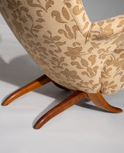 Theo_Ruth_Penguin_Lounge_Chair_for_Artifort_in_Floral_Upholstery,_Netherlands_1950s