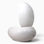 Garden_Egg_Chair_by_Peter_Ghyczy,_Senftenberger_Ei,_White_and_Red,_Germany,_1970s