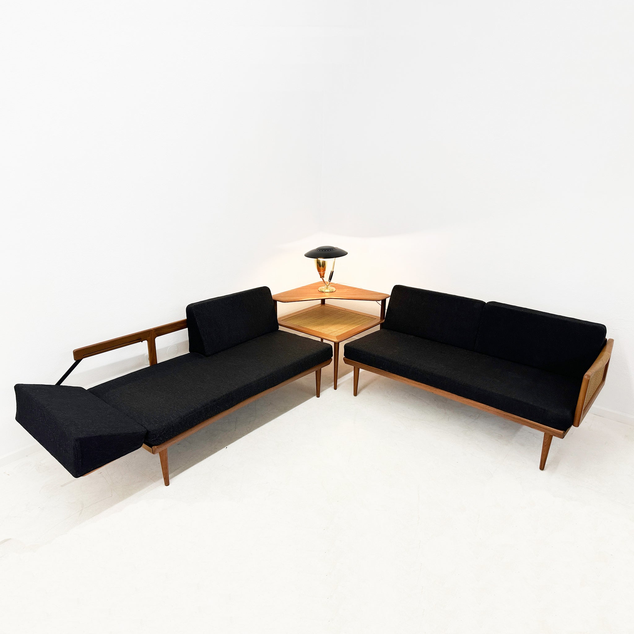 Peter_Hvidt_&_Orla_Mølgaard-Nielsen_Corner_Sofa_Set_for_France_&_Son,_1960s