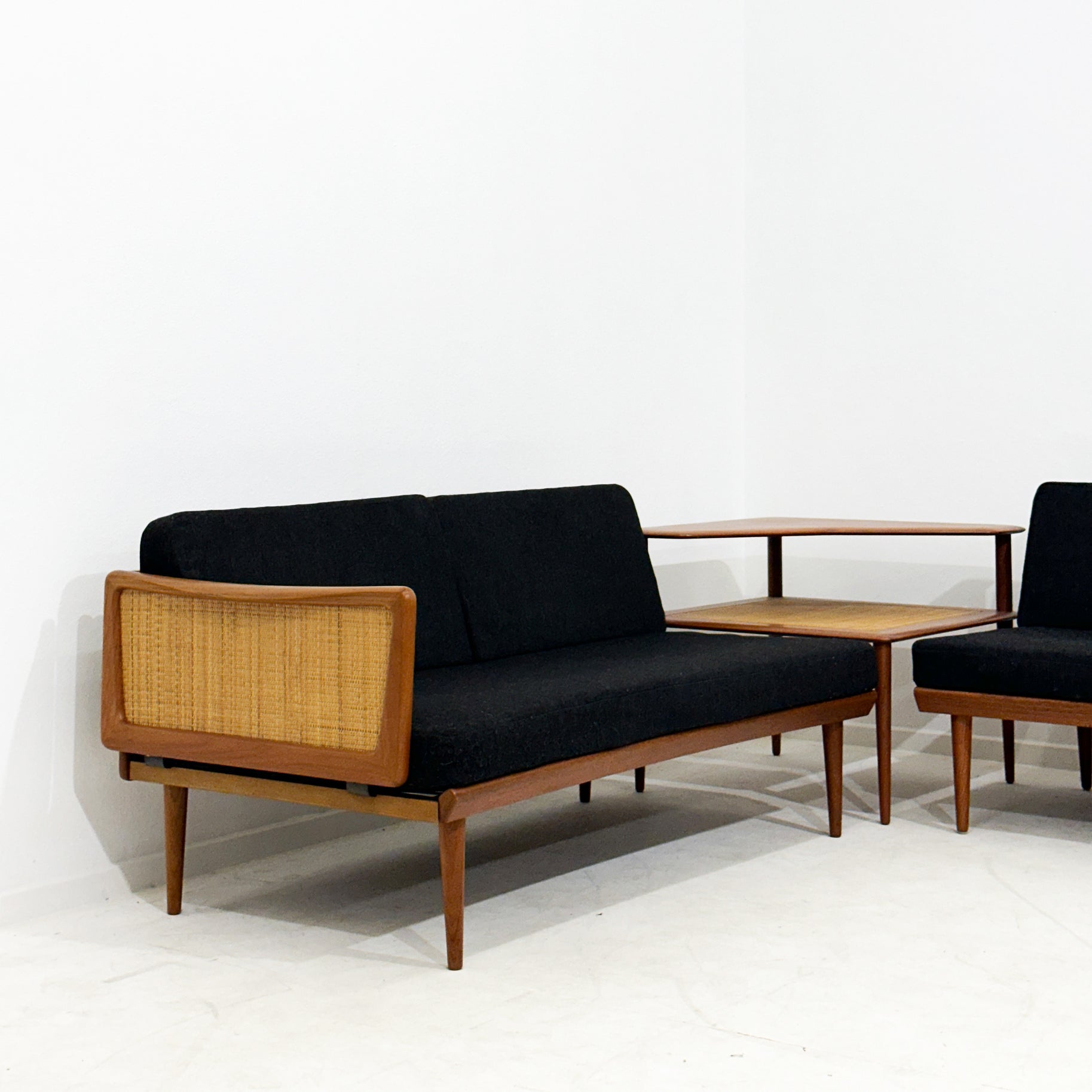 Peter_Hvidt_&_Orla_Mølgaard-Nielsen_Corner_Sofa_Set_for_France_&_Son,_1960s