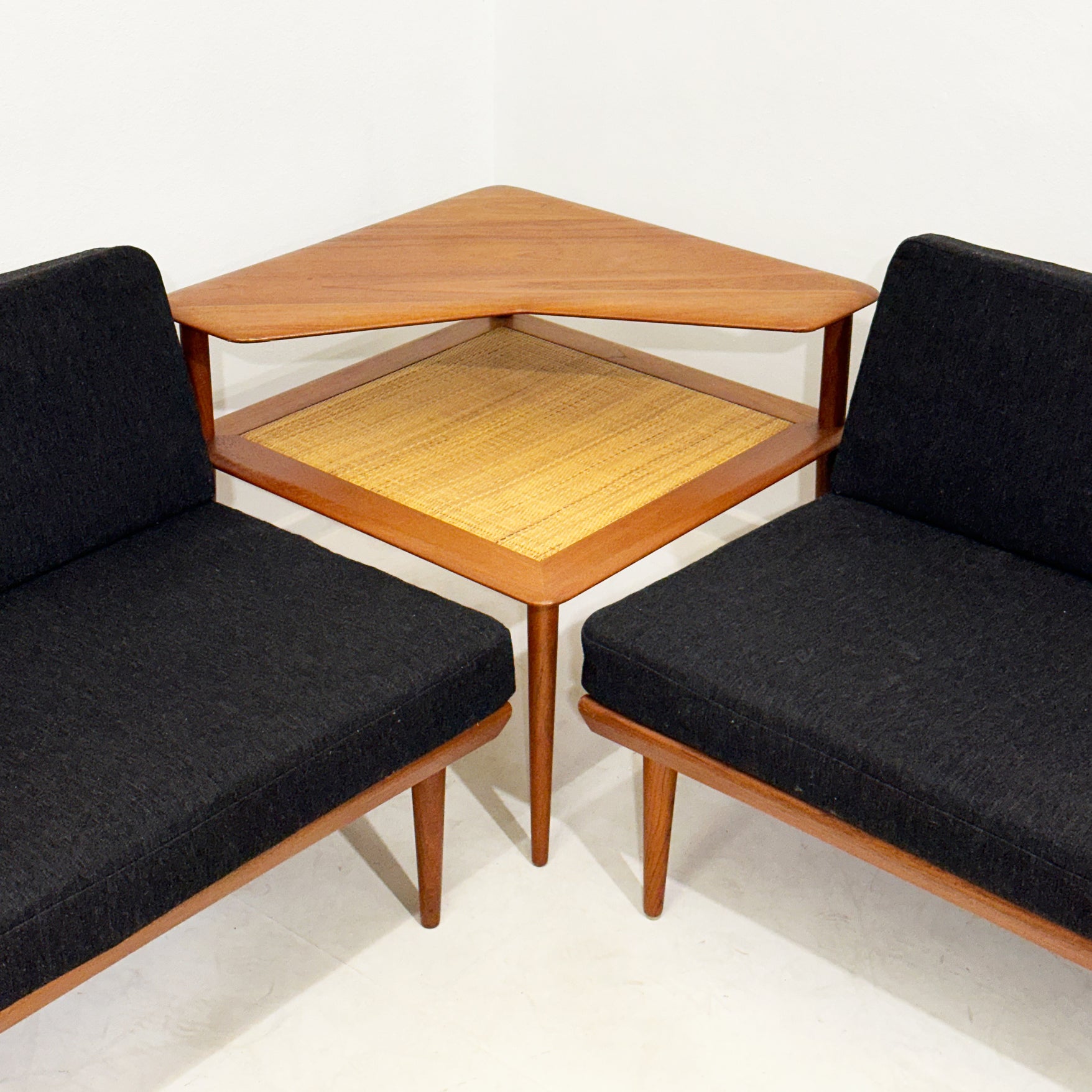 Peter_Hvidt_&_Orla_Mølgaard-Nielsen_Corner_Sofa_Set_for_France_&_Son,_1960s