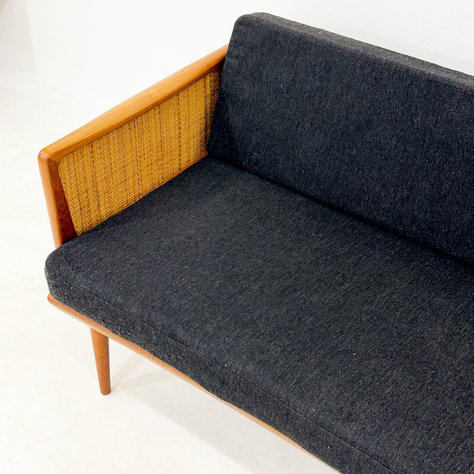 Peter_Hvidt_&_Orla_Mølgaard-Nielsen_Corner_Sofa_Set_for_France_&_Son,_1960s