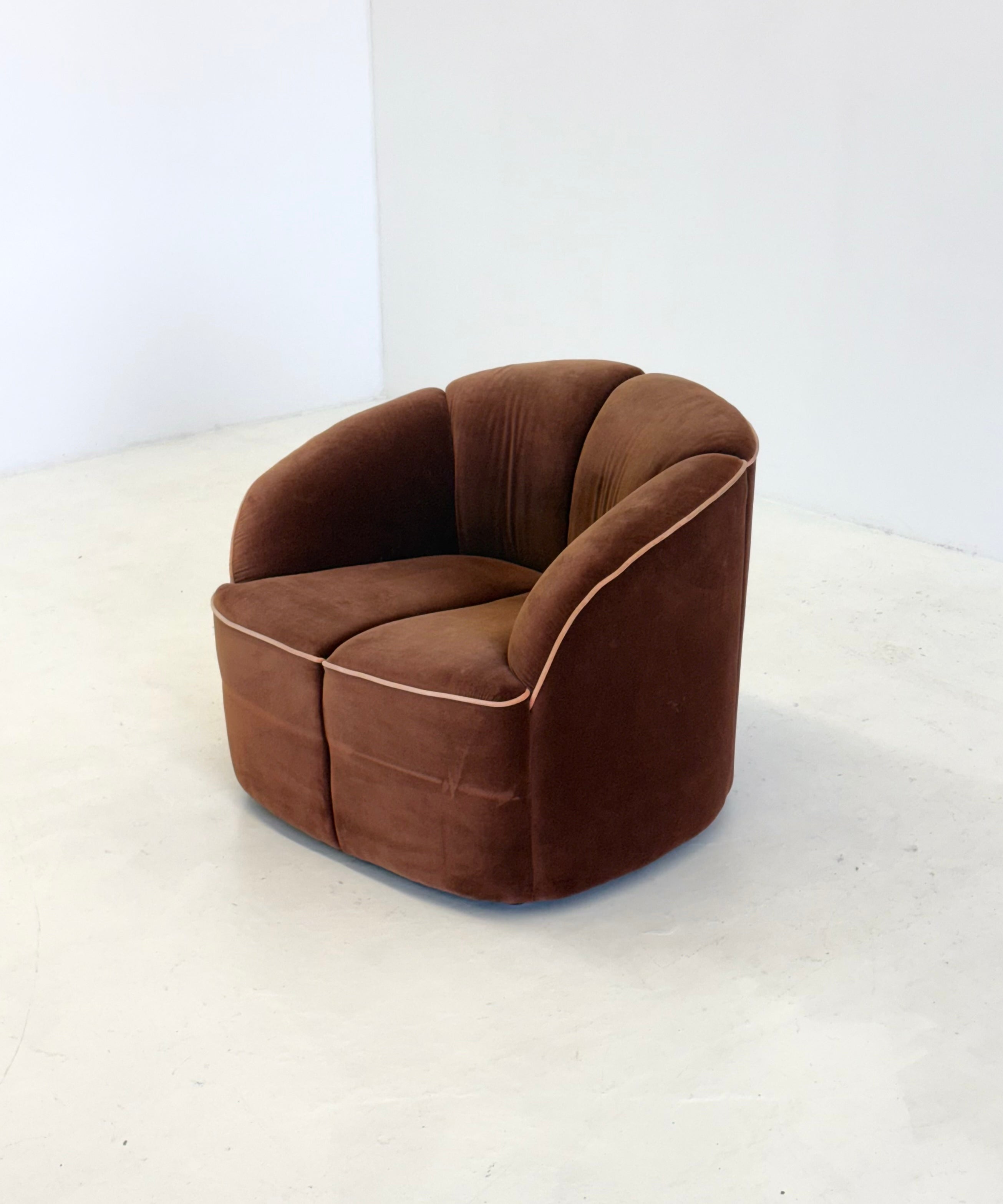 Walter_Knoll_Piccolino_Armchair_in_Brown_Velour,_1960s