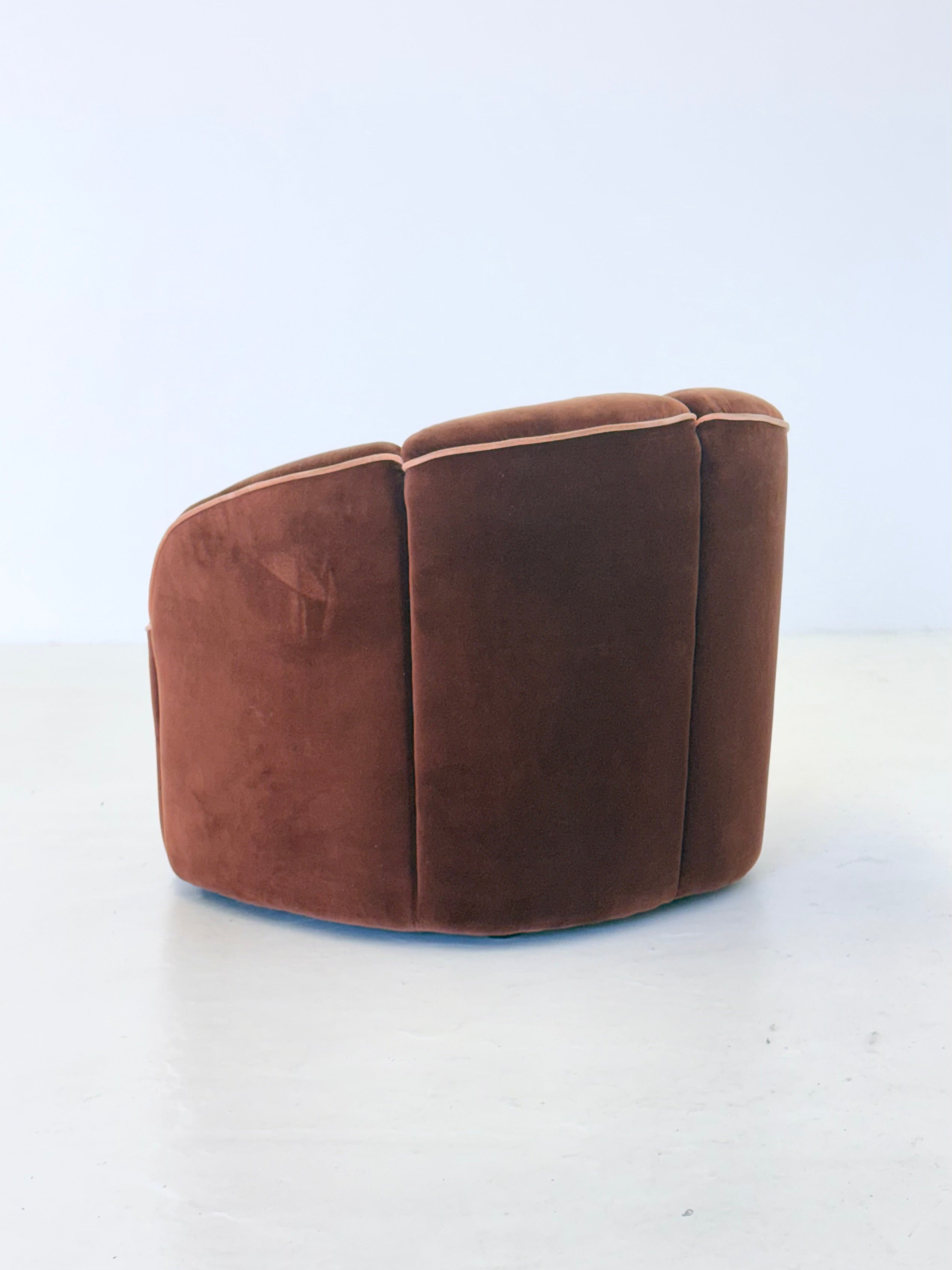 Walter_Knoll_Piccolino_Armchair_in_Brown_Velour,_1960s