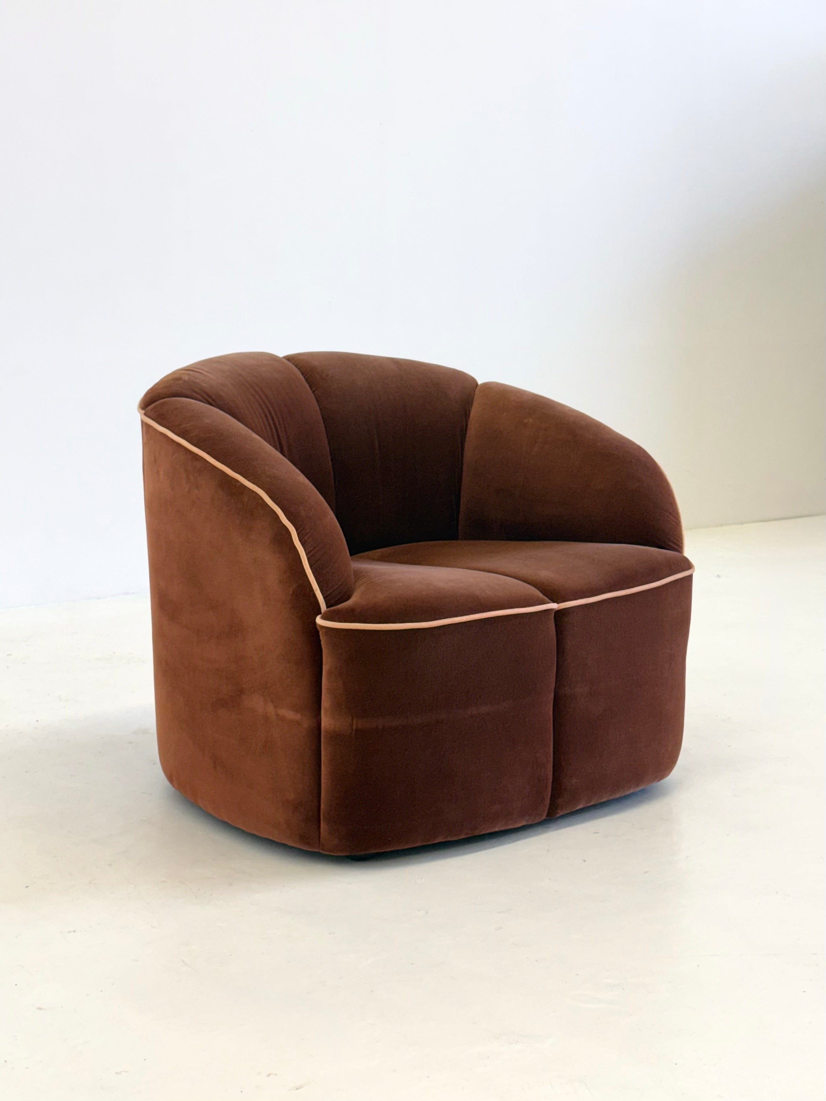 Walter_Knoll_Piccolino_Armchair_in_Brown_Velour,_1960s