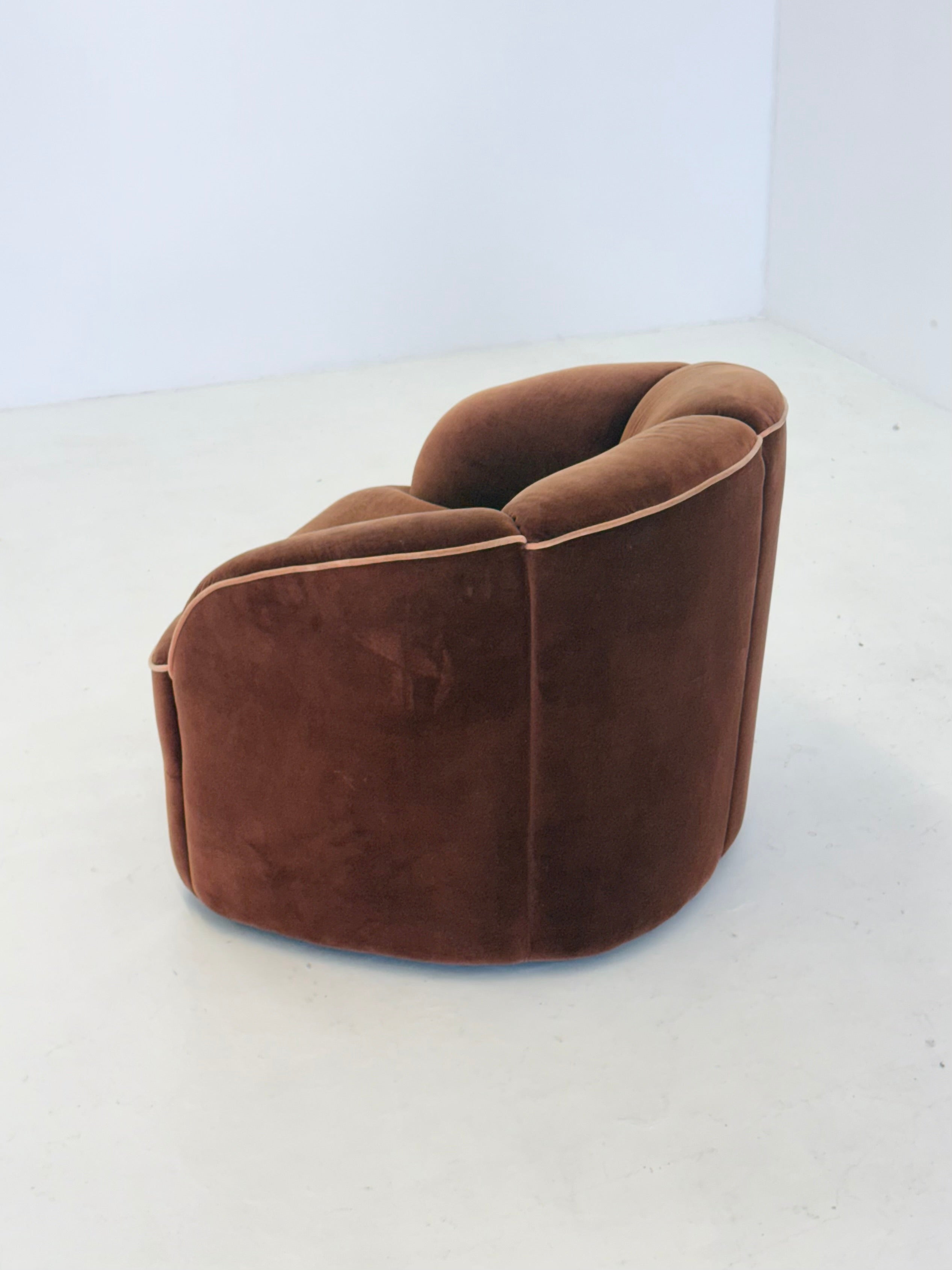 Walter_Knoll_Piccolino_Armchair_in_Brown_Velour,_1960s
