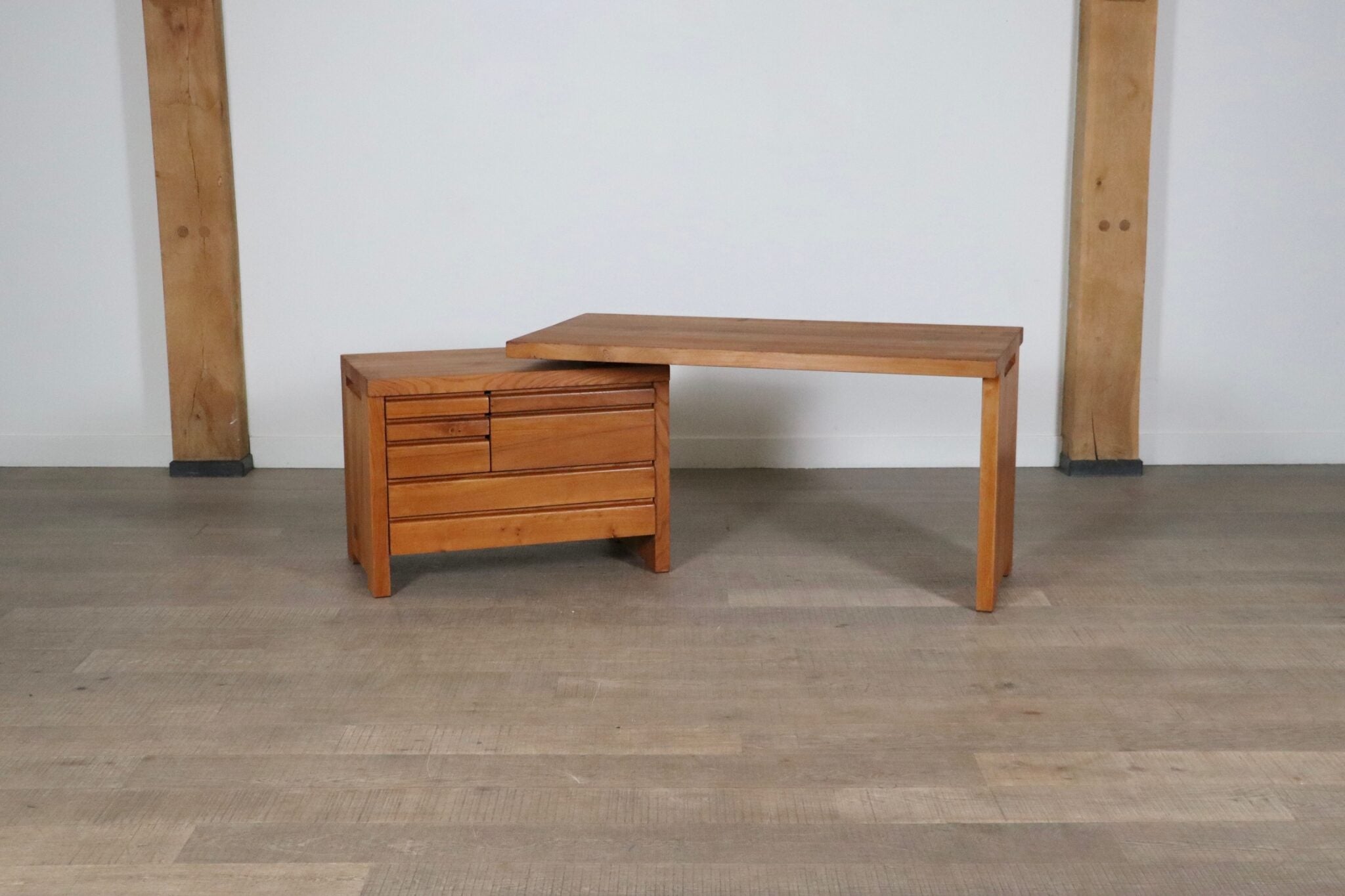 Pierre_Chapo_B19_desk_in_solid_Elm,_France_1960s