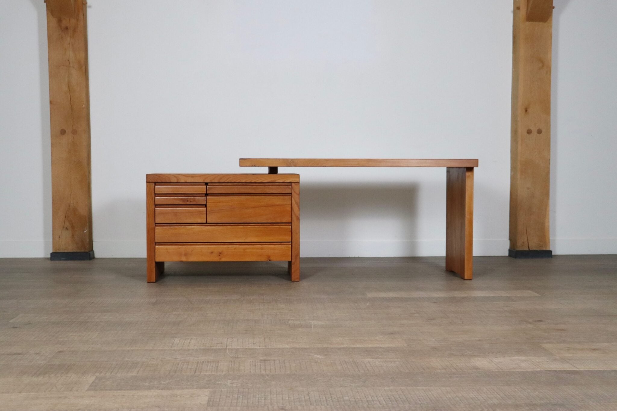 Pierre_Chapo_B19_desk_in_solid_Elm,_France_1960s