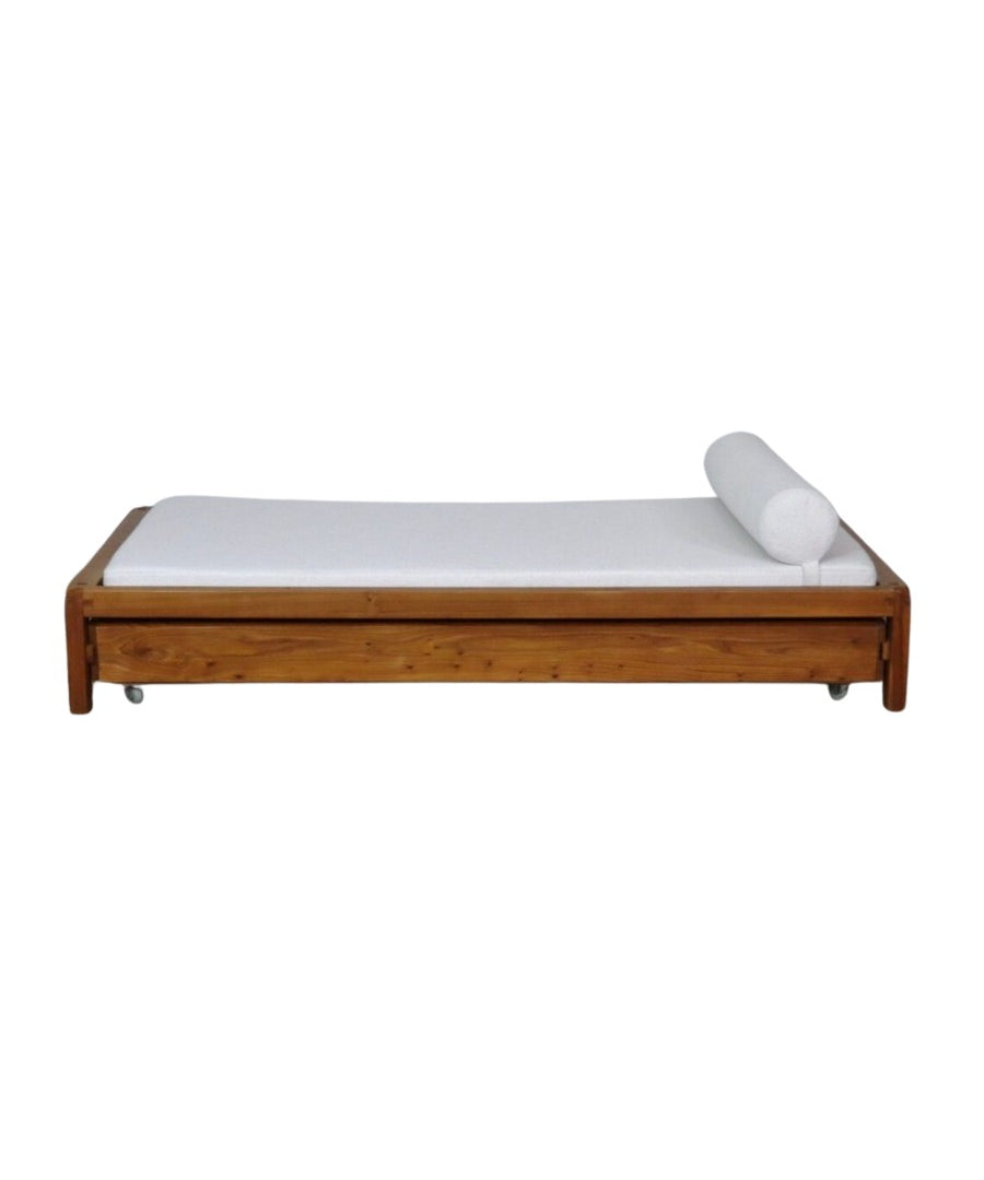 Pierre_Chapo_L03_daybed_in_Solid_Elm,_France_1960s