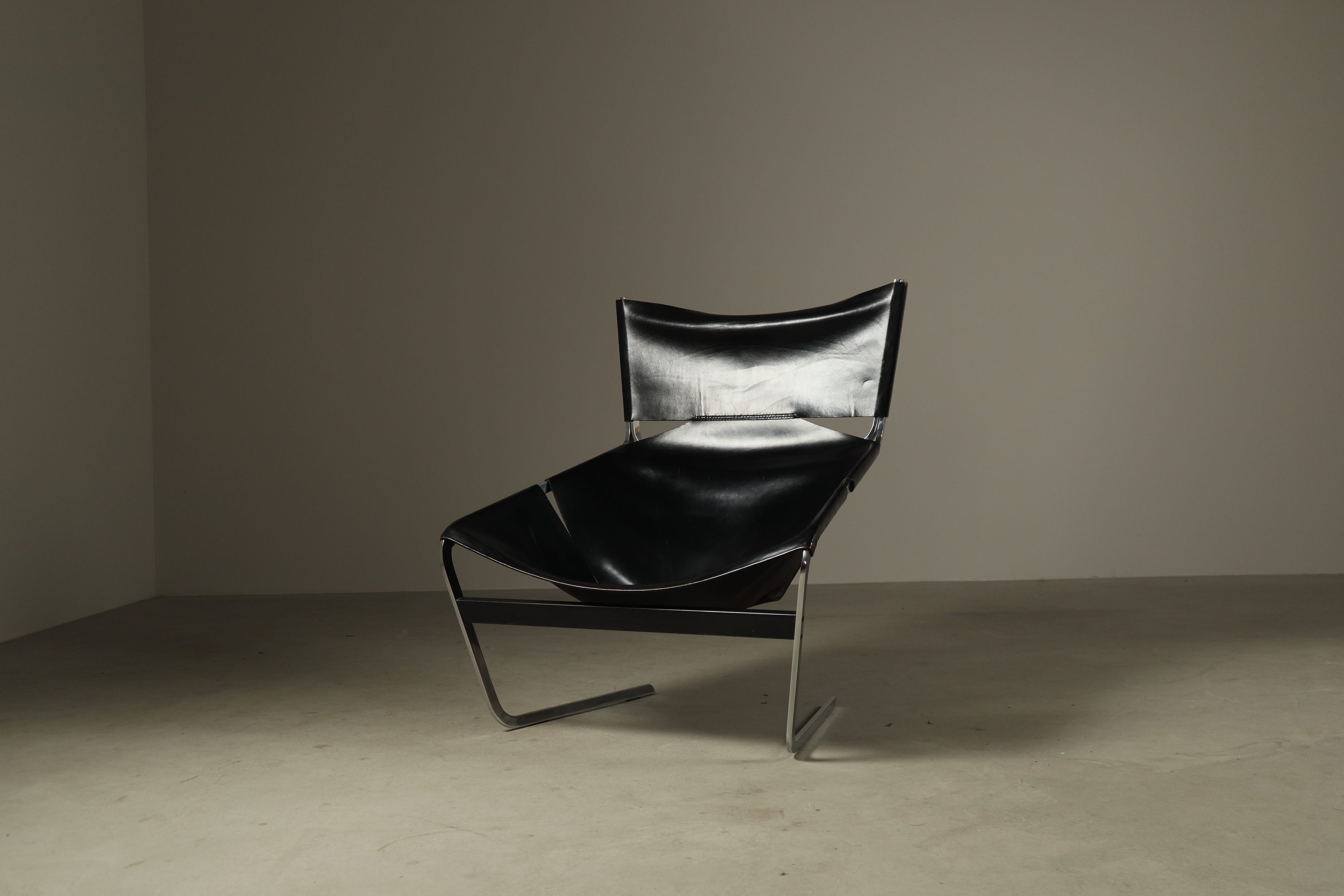 F444_Lounge_Chair_by_Pierre_Paulin_for_Artifort_in_Black_Leather_and_Chrome,_Netherlands_1960s