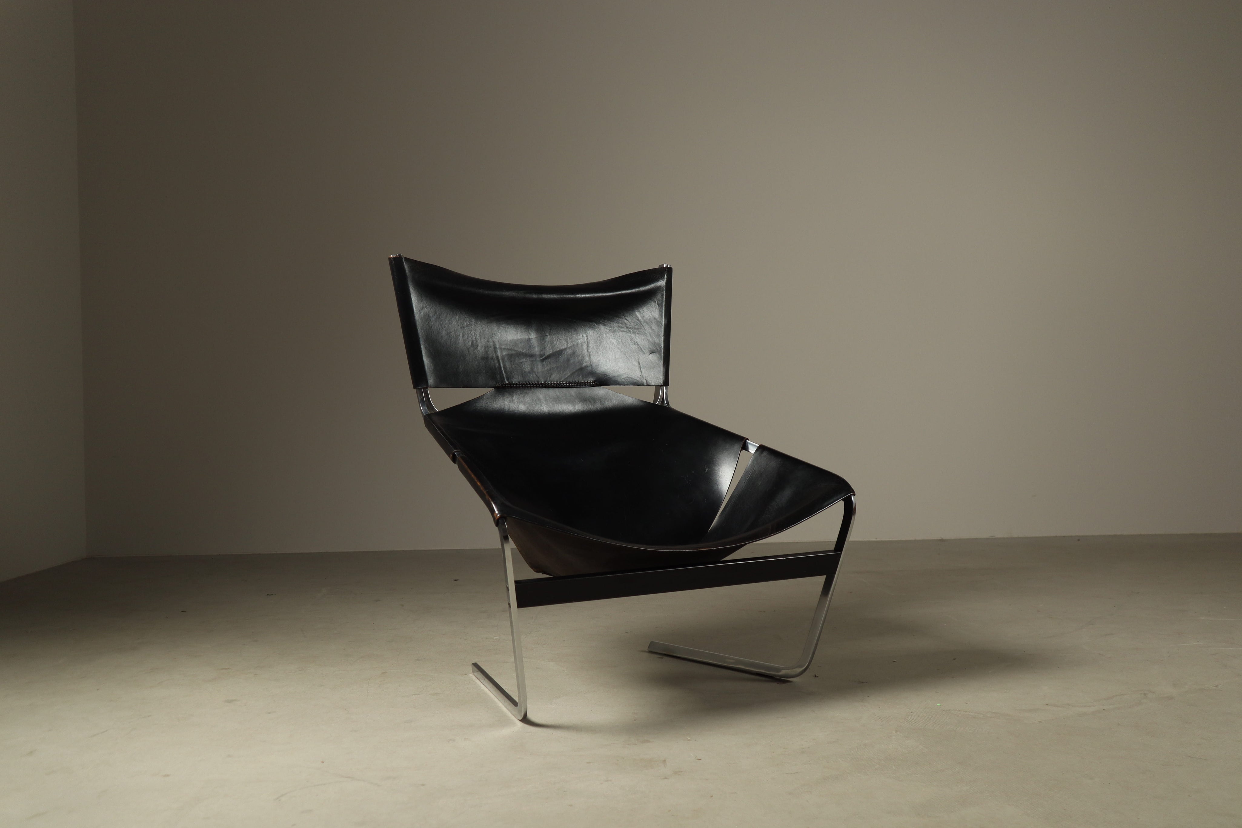 F444_Lounge_Chair_by_Pierre_Paulin_for_Artifort_in_Black_Leather_and_Chrome,_Netherlands_1960s