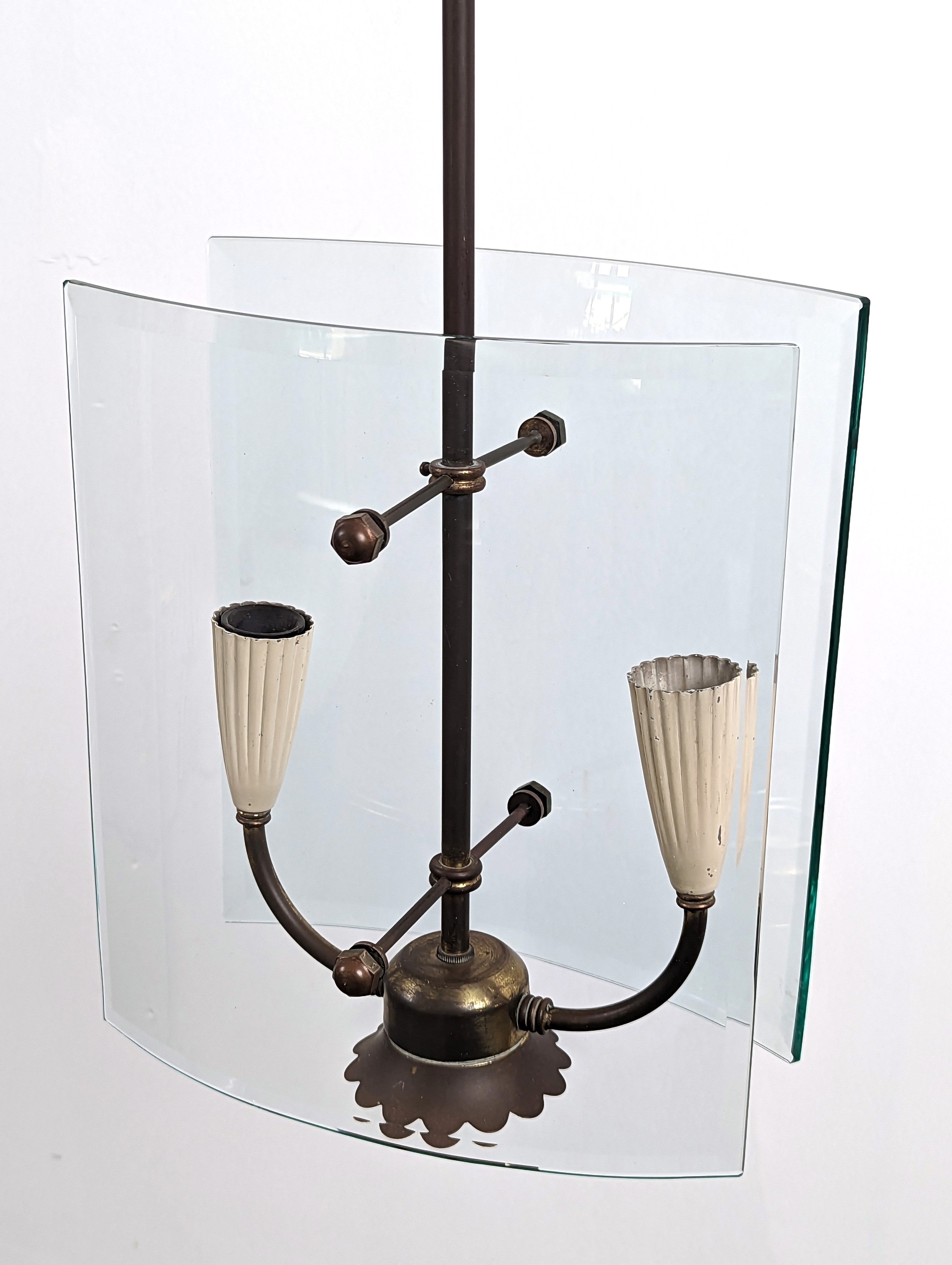 Pietro_Chiesa_for_Fontana_Arte_Curved_Glass_and_Brass_Pendant_Light_1940s