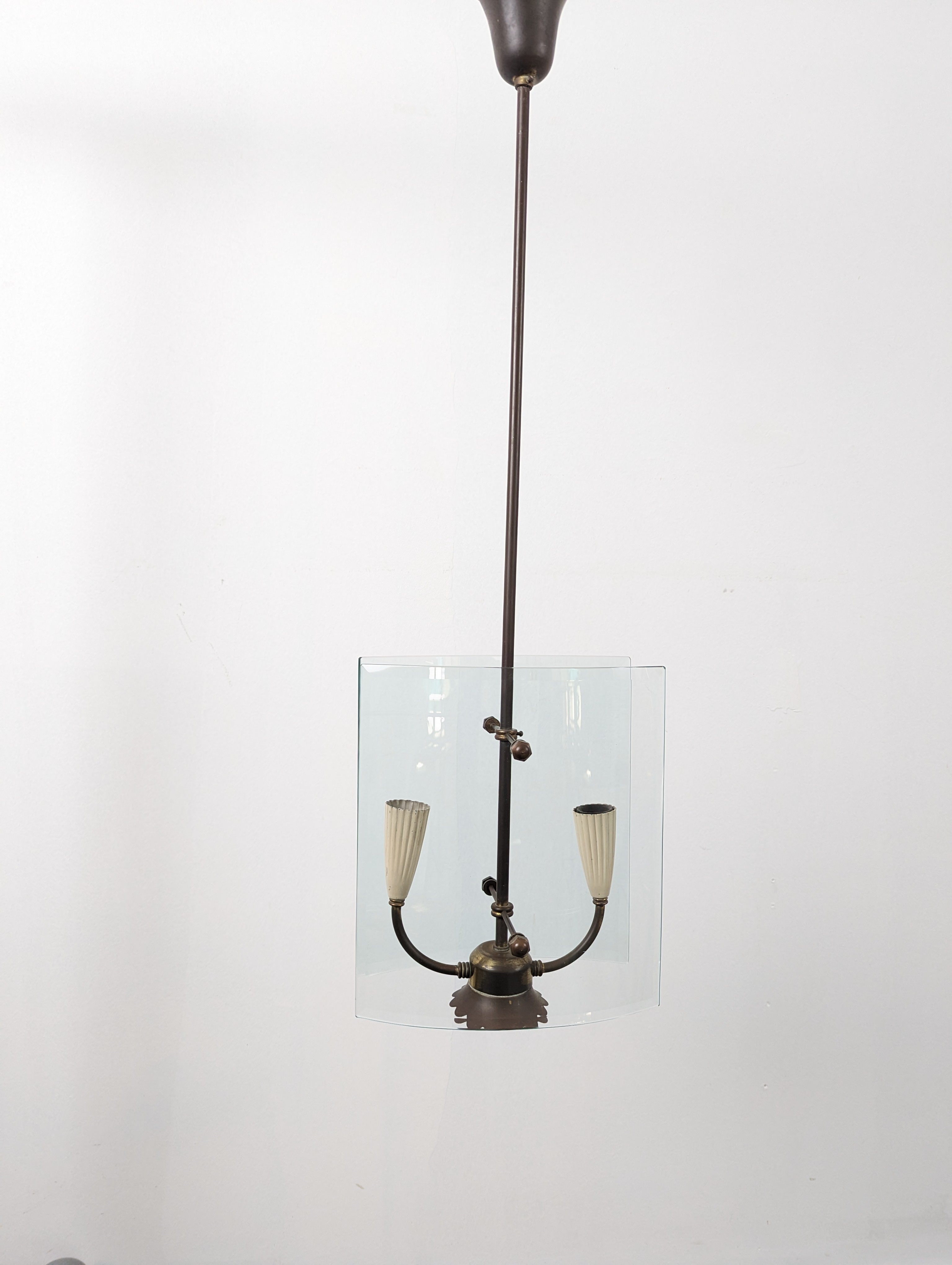 Pietro_Chiesa_for_Fontana_Arte_Curved_Glass_and_Brass_Pendant_Light_1940s