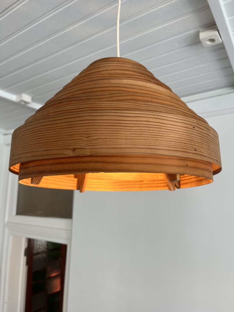 Pine_Veneer_Pendant_Lamp_by_Hans-Agne_Jakobsson_for_AB_Ellysett,_Sweden,_1960s–1970s