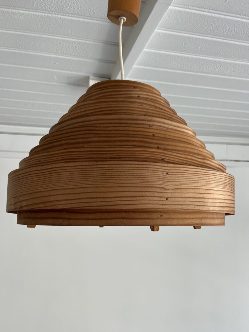 Pine_Veneer_Pendant_Lamp_by_Hans-Agne_Jakobsson_for_AB_Ellysett,_Sweden,_1960s–1970s