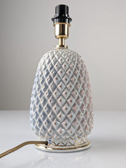 Pineapple_Table_Lamp_in_Porcelain_with_Iridescent_Effect_and_Gold_by_Capodimonte