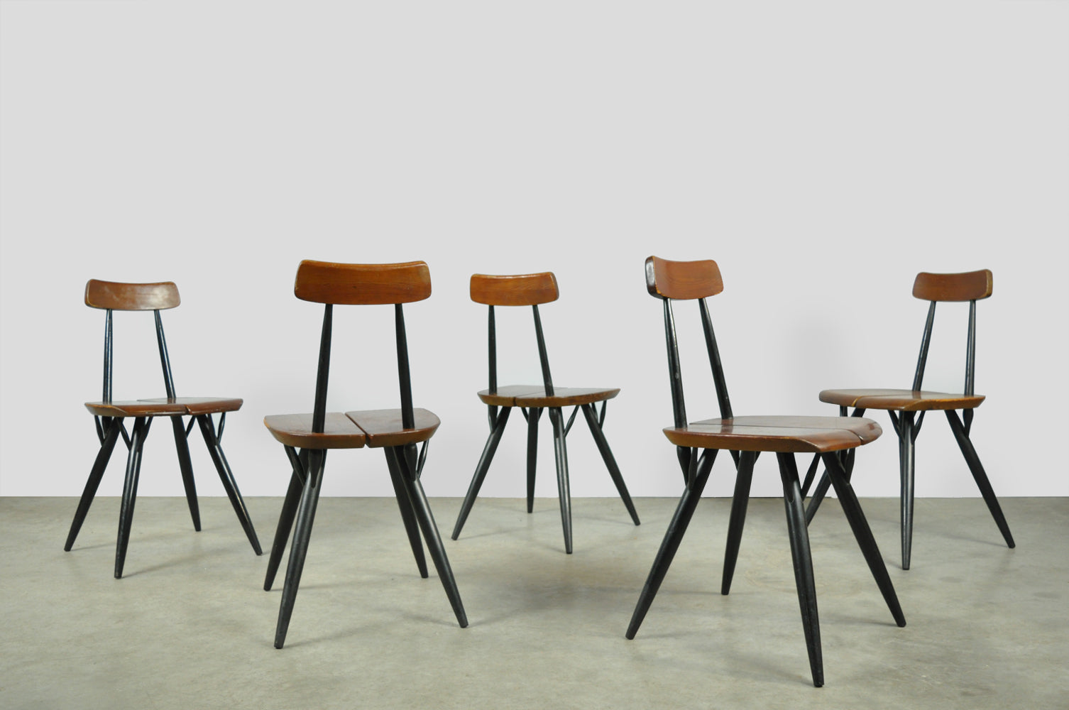 Set_of_5_PIRKKA_dining_chairs_by_Ilmari_Tapiovaara_for_Laukaan_Puu,_Finland_1950s