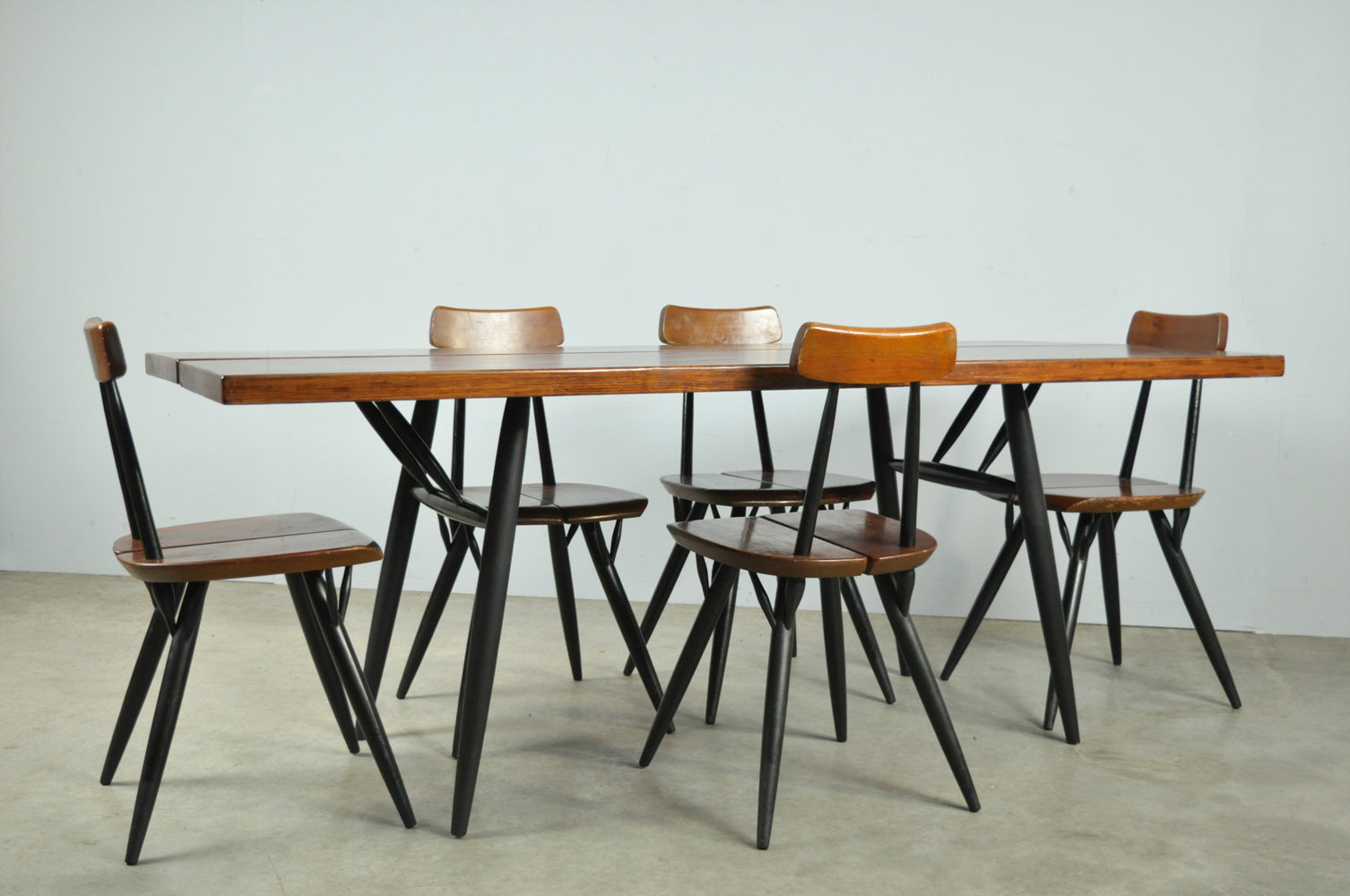 Set_of_5_PIRKKA_dining_chairs_by_Ilmari_Tapiovaara_for_Laukaan_Puu,_Finland_1950s