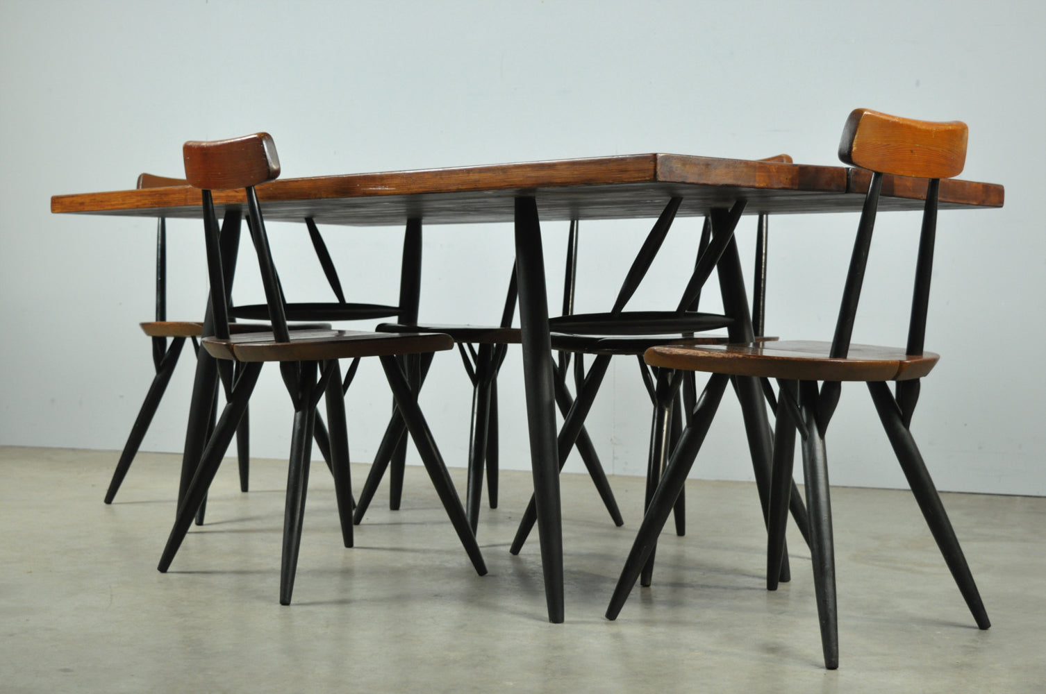 Set_of_5_PIRKKA_dining_chairs_by_Ilmari_Tapiovaara_for_Laukaan_Puu,_Finland_1950s