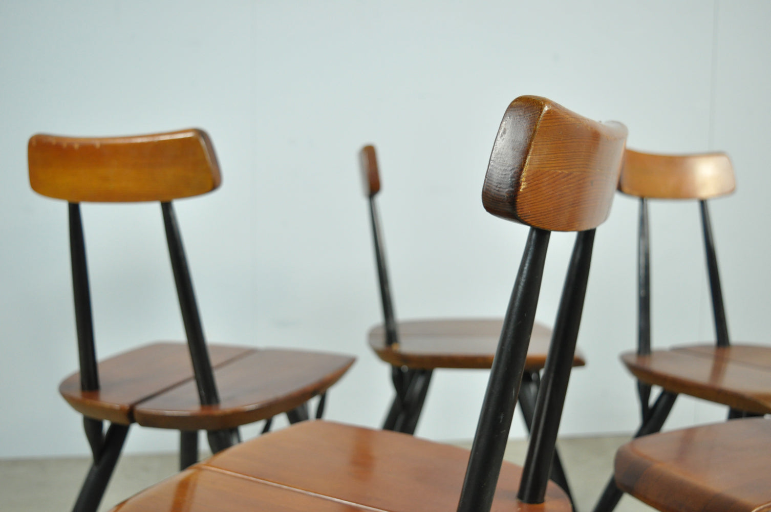 Set_of_5_PIRKKA_dining_chairs_by_Ilmari_Tapiovaara_for_Laukaan_Puu,_Finland_1950s