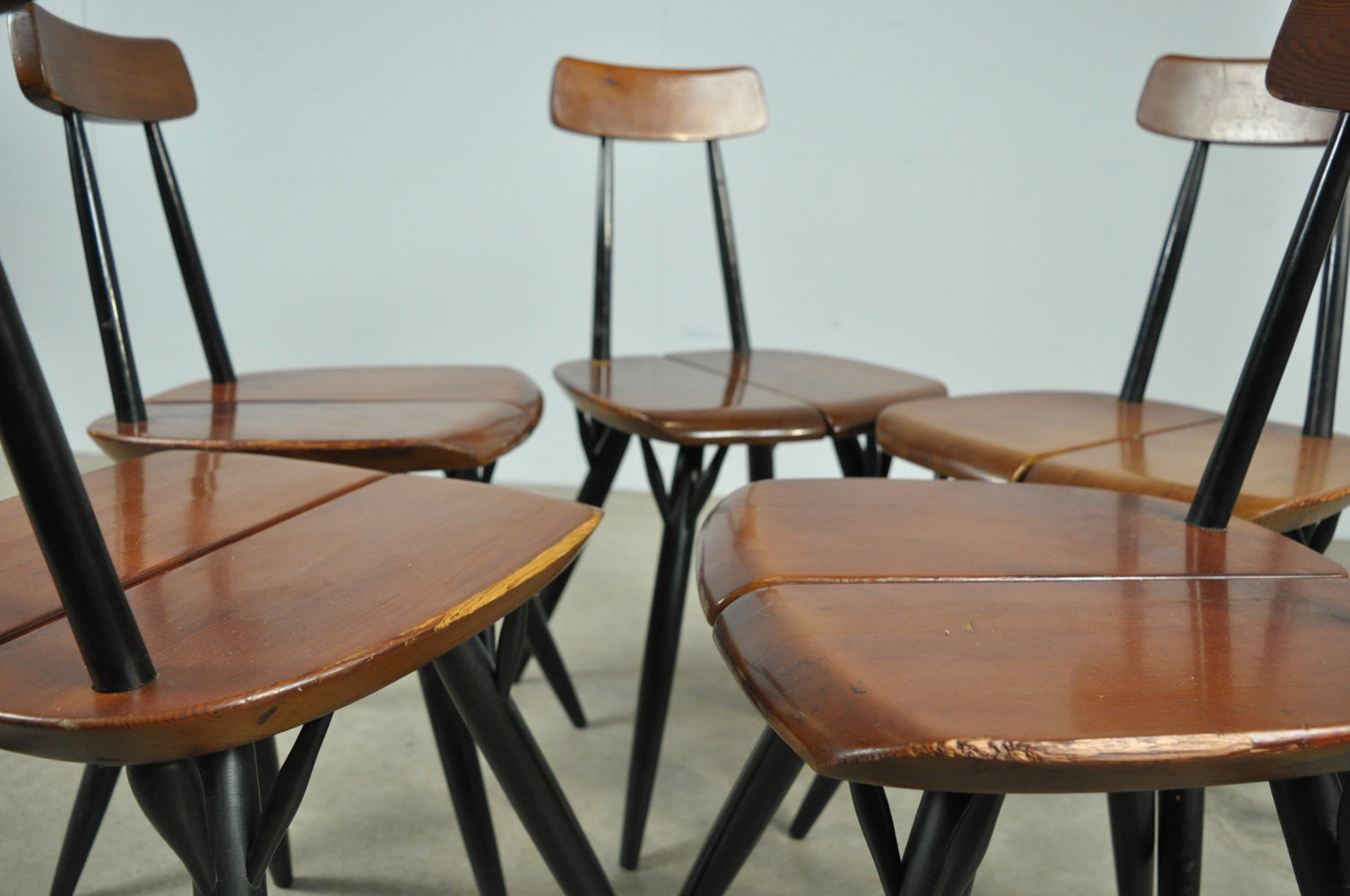 Set_of_5_PIRKKA_dining_chairs_by_Ilmari_Tapiovaara_for_Laukaan_Puu,_Finland_1950s