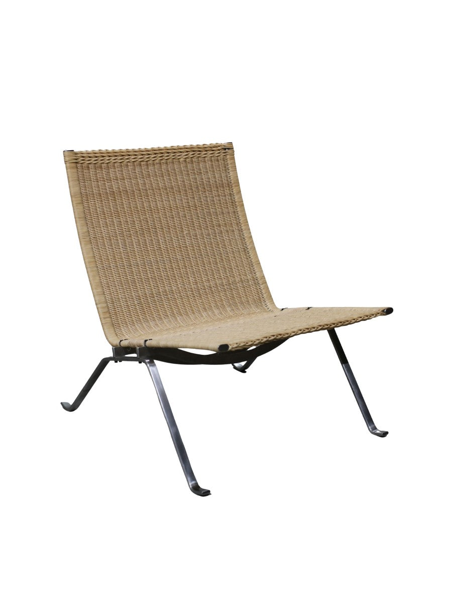 PK22_Lounge_Chair_by_Poul_Kjærholm_for_Fritz_Hansen,_1956,_Denmark