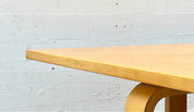PK66_coffee_table_by_Poul_Kjærholm_for_E._Kold_Christensen,_1972
