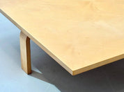 PK66_coffee_table_by_Poul_Kjærholm_for_E._Kold_Christensen,_1972